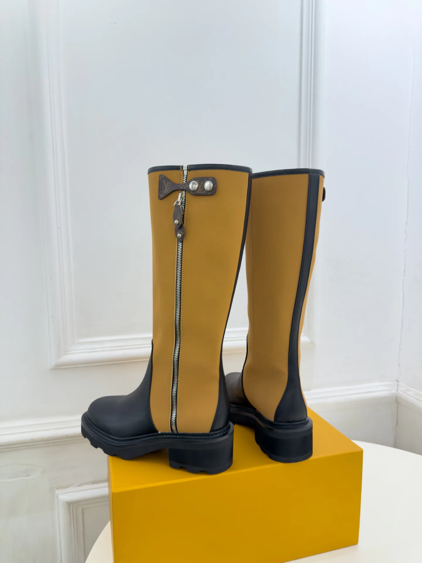 Сапоги Женские Louis Vuitton 18370289