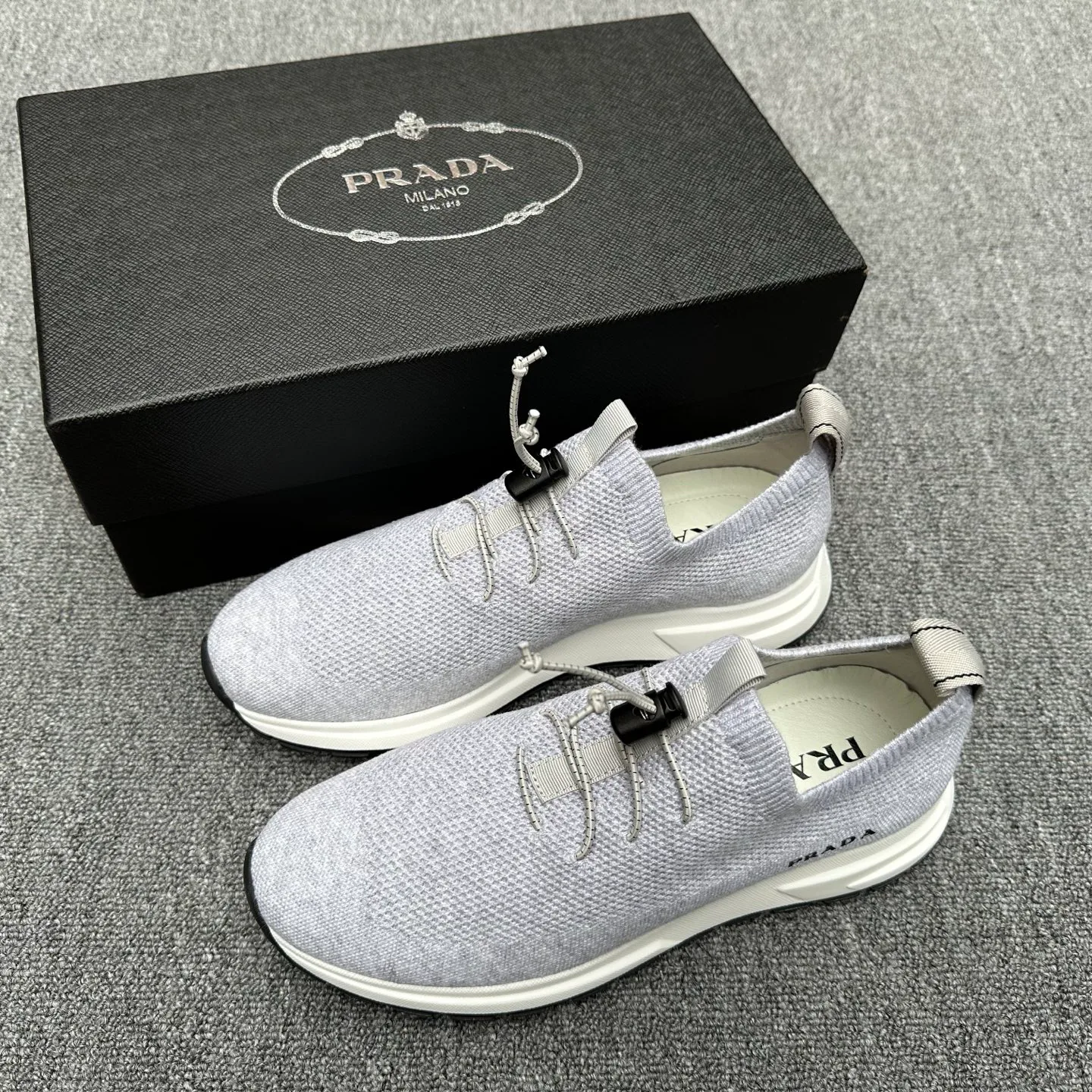Кроссовки Мужские Prada 18076299