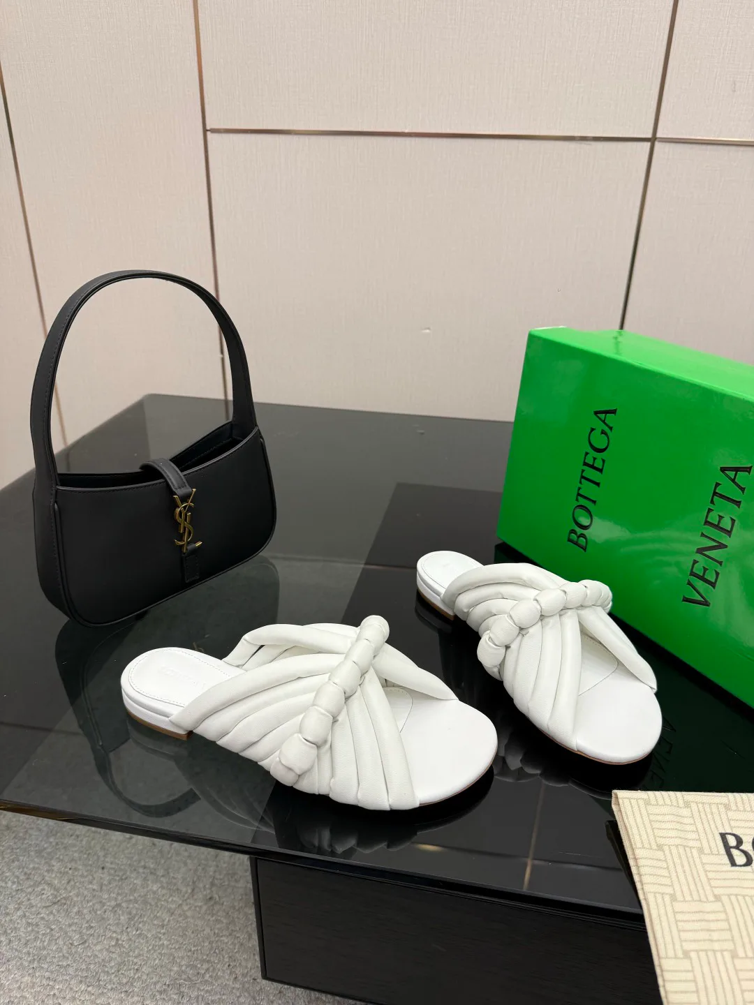 Шлепанцы Женские Bottega Veneta 9632686