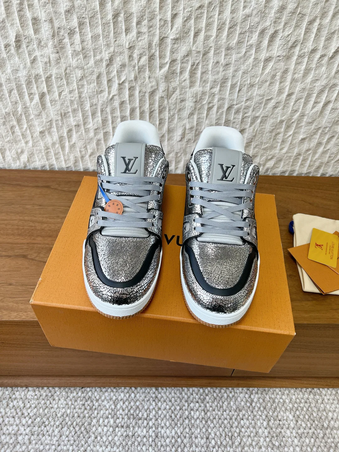 Кроссовки Женские Louis Vuitton 9885142
