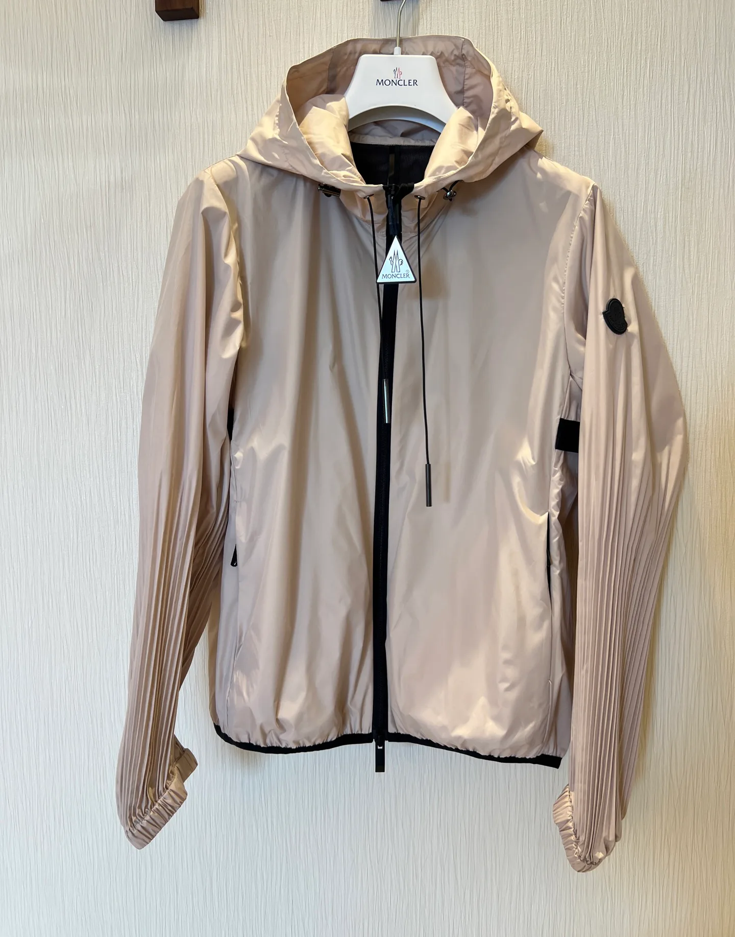 Куртки Женские Moncler Куртки Женские Moncler