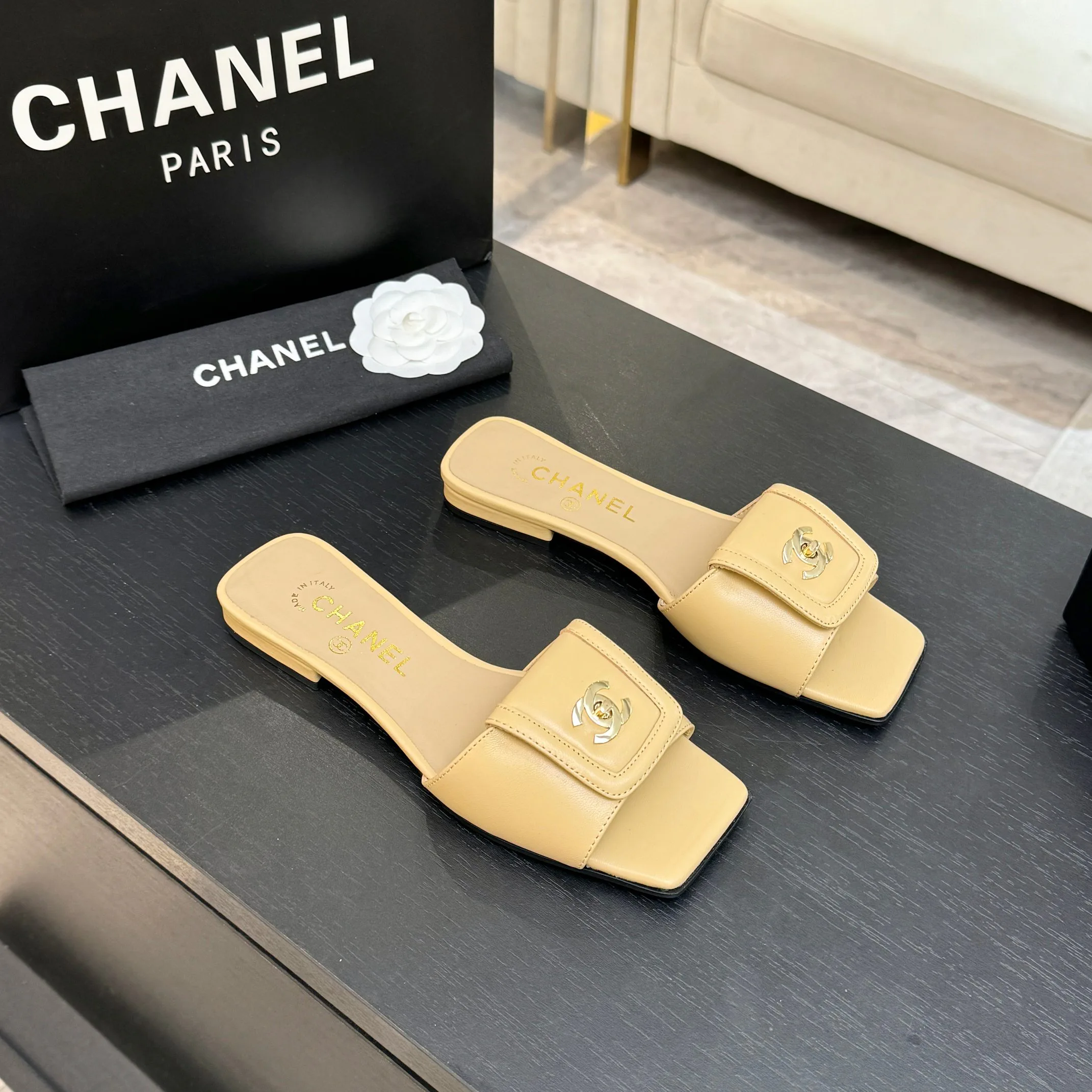 Шлепанцы Женские Chanel 12208633