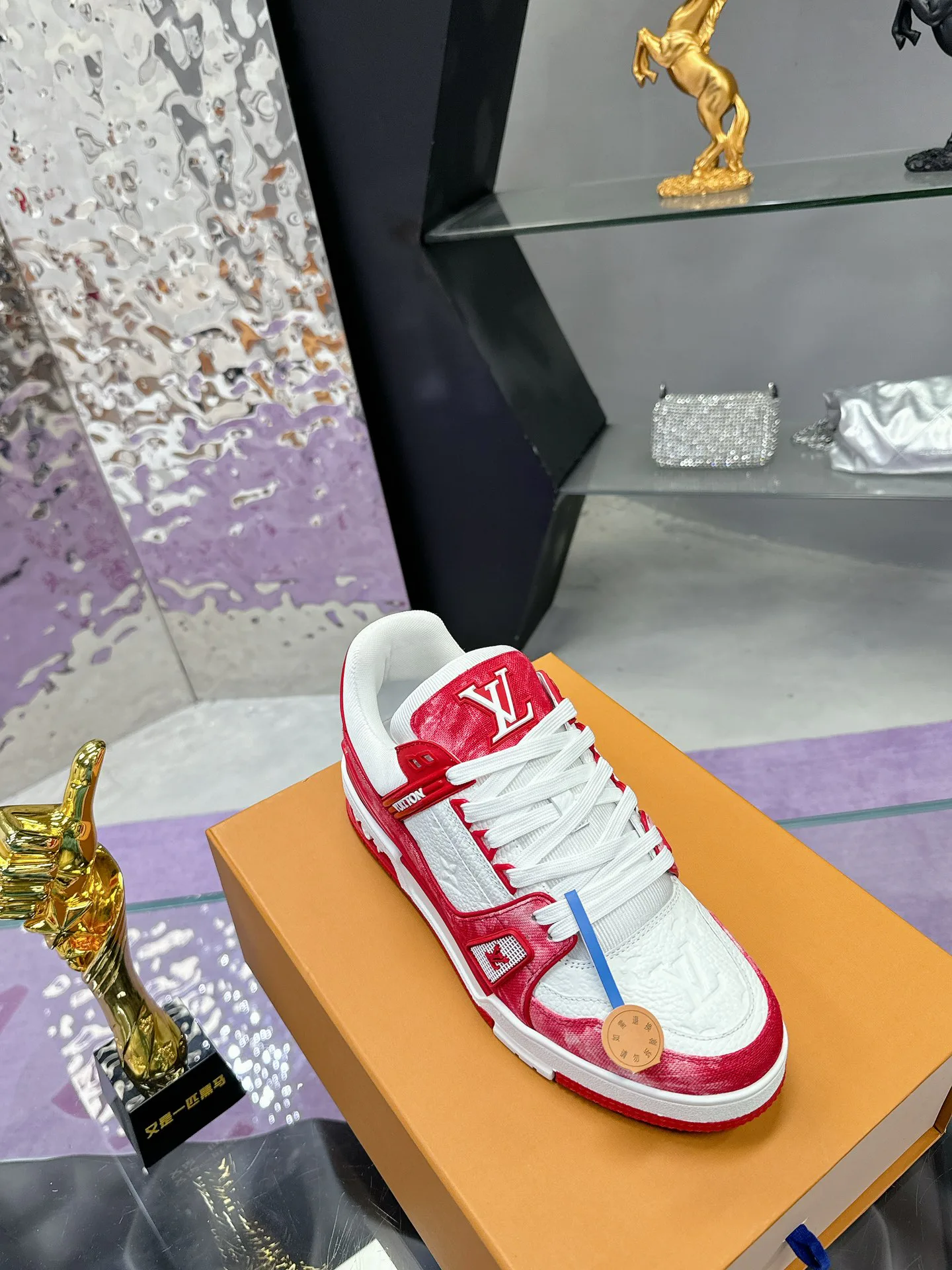 Кроссовки Женские Louis Vuitton 17530408