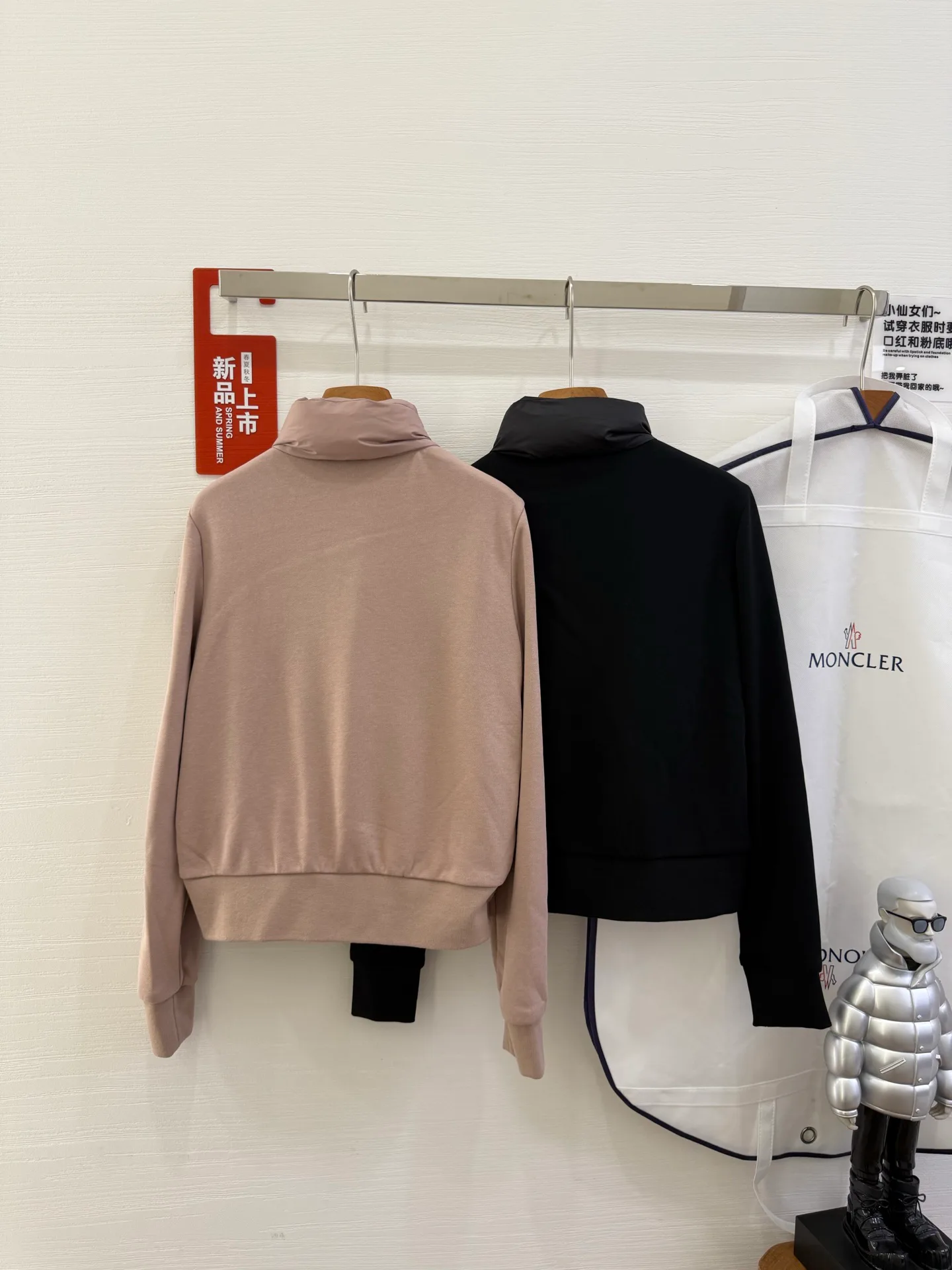 Куртки И Пуховики Женские Moncler 17918899