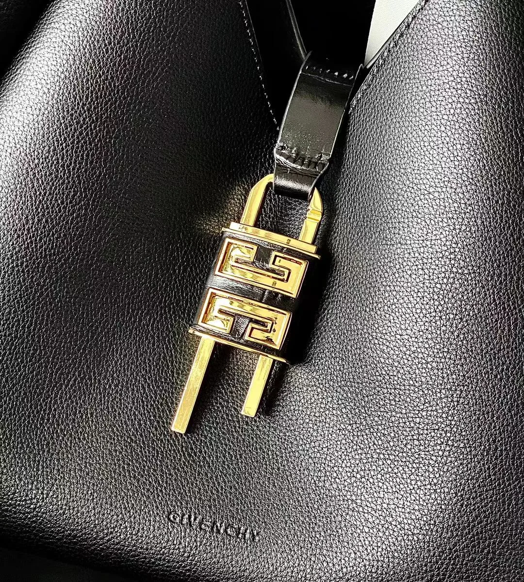 Сумки На Ремне Женские Givenchy 393492