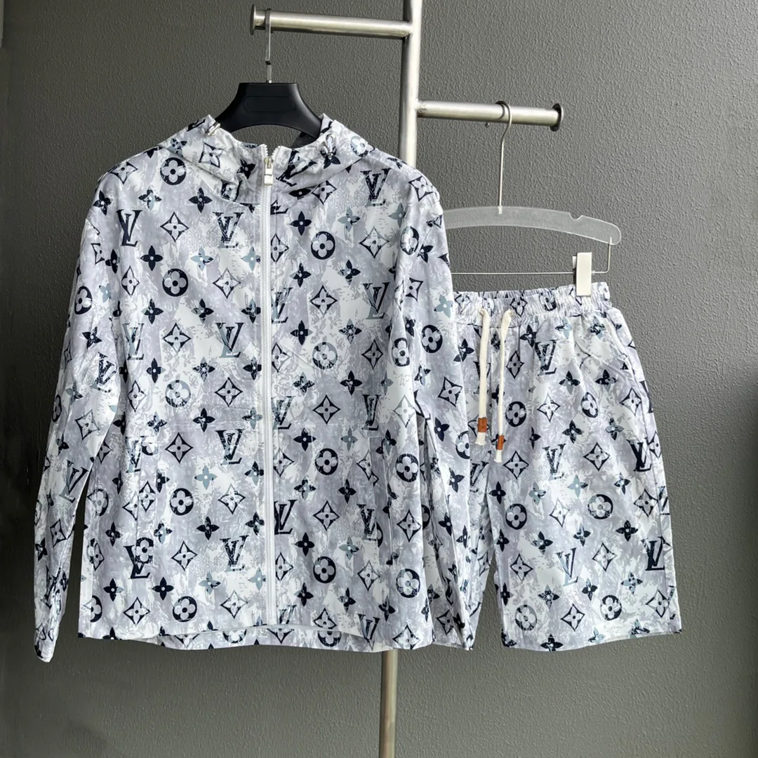 Куртки И Пуховики Мужские Louis Vuitton 12640976