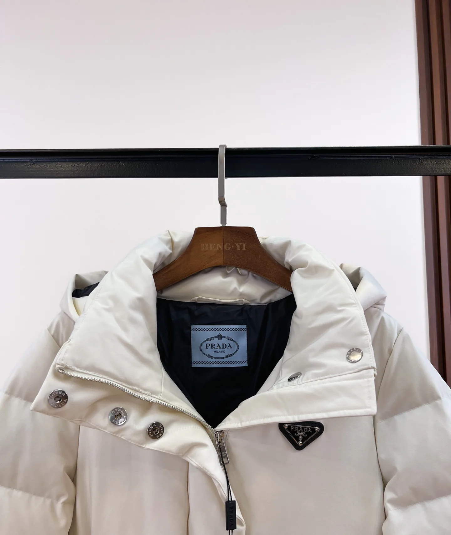Куртки И Пуховики Женские Prada 18228710