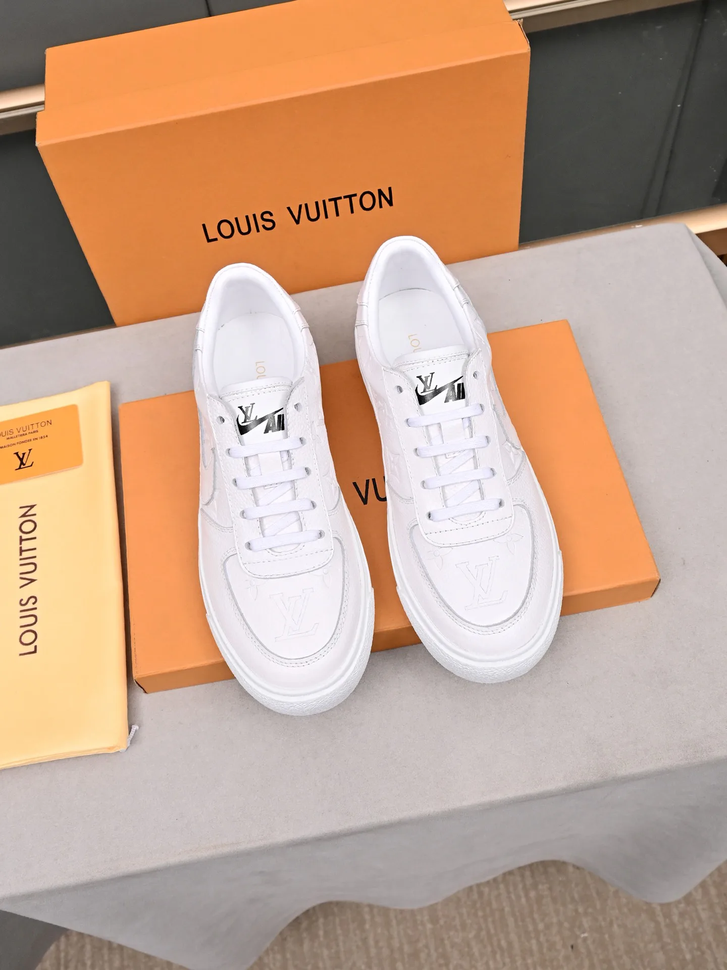 Кроссовки Мужские Louis Vuitton 12960050