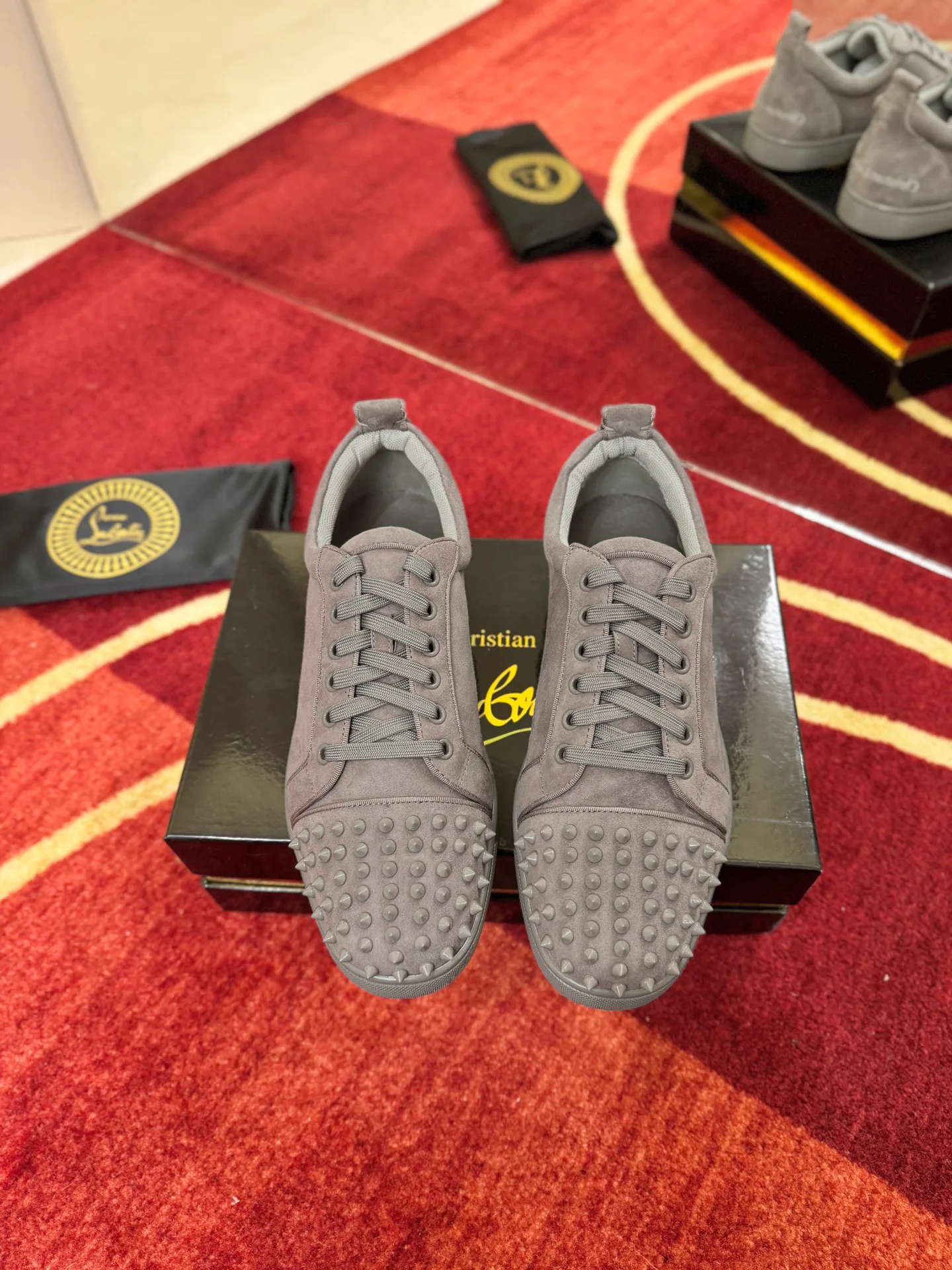 Кроссовки Женские Christian Louboutin 19636673