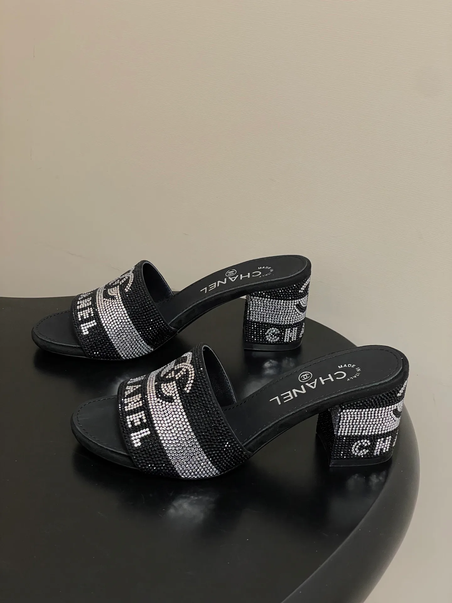 Шлепанцы Женские Chanel 10993962