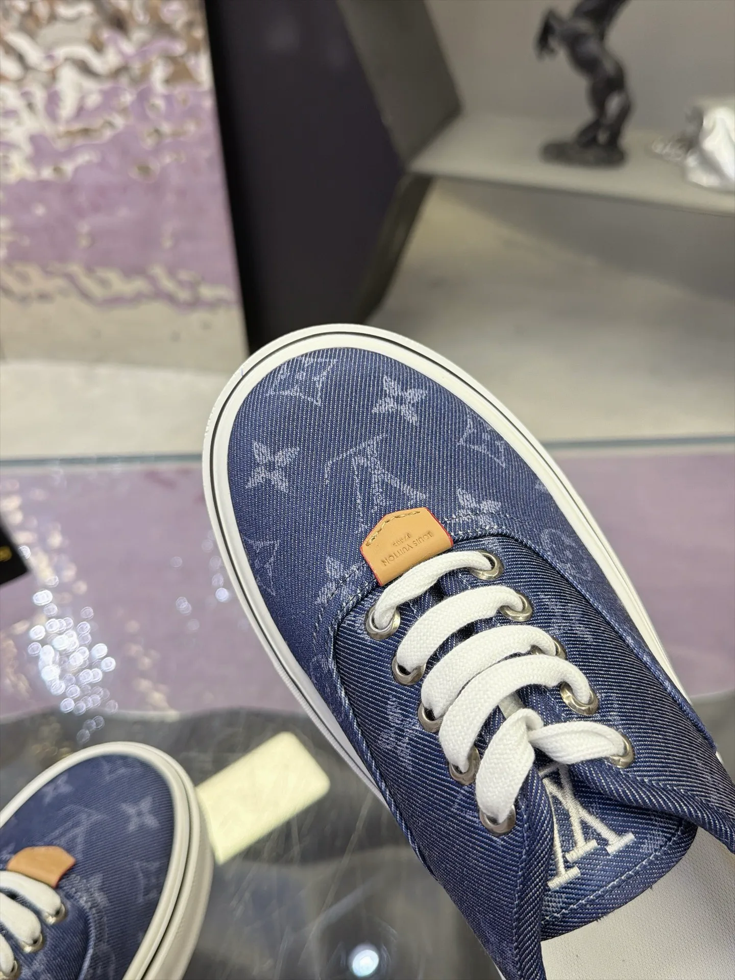 Кроссовки Женские Louis Vuitton 17930905