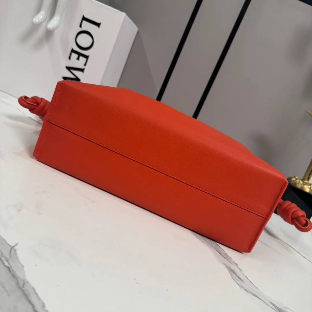 Классические Сумки Женские Loewe 17502836