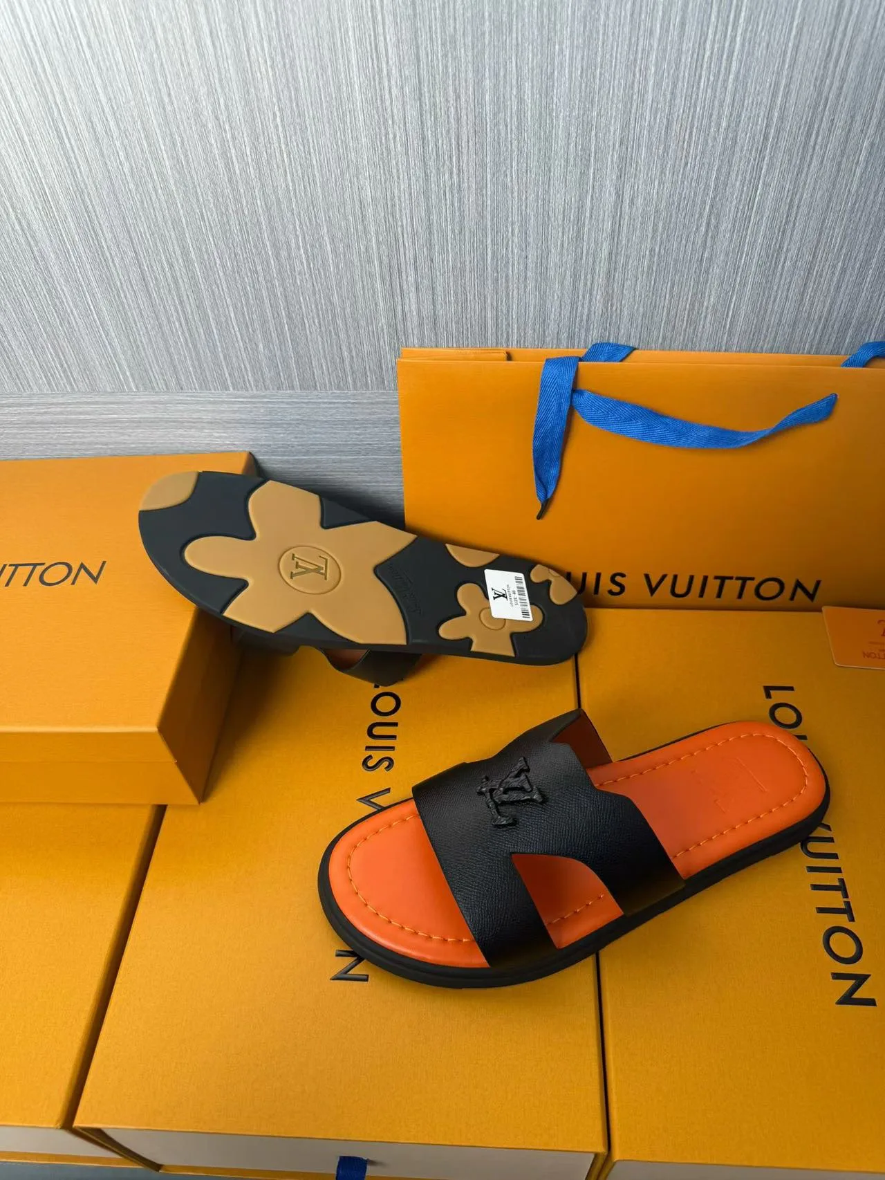 Шлепанцы Женские Louis Vuitton 829513