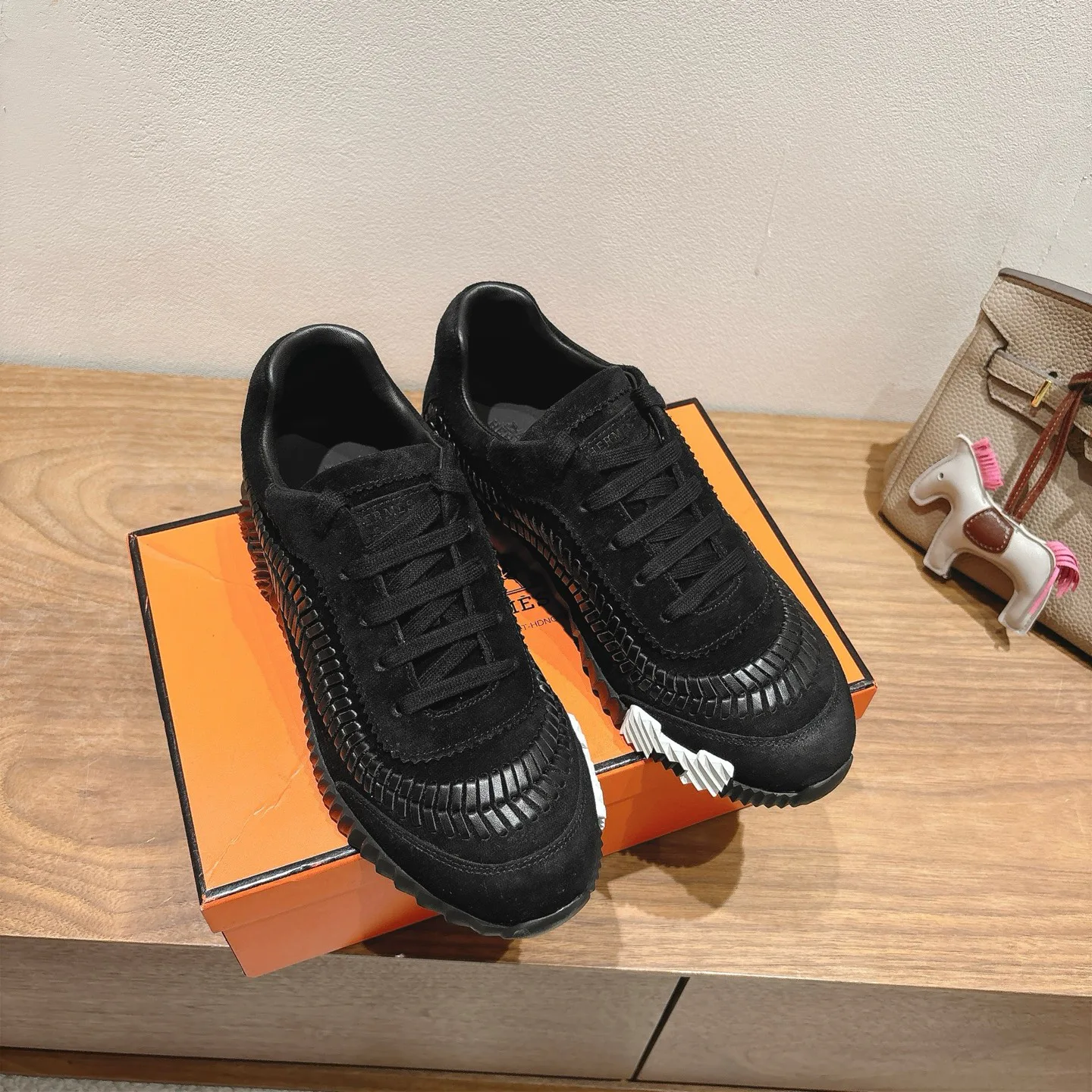 Кроссовки Женские Hermes 18729804