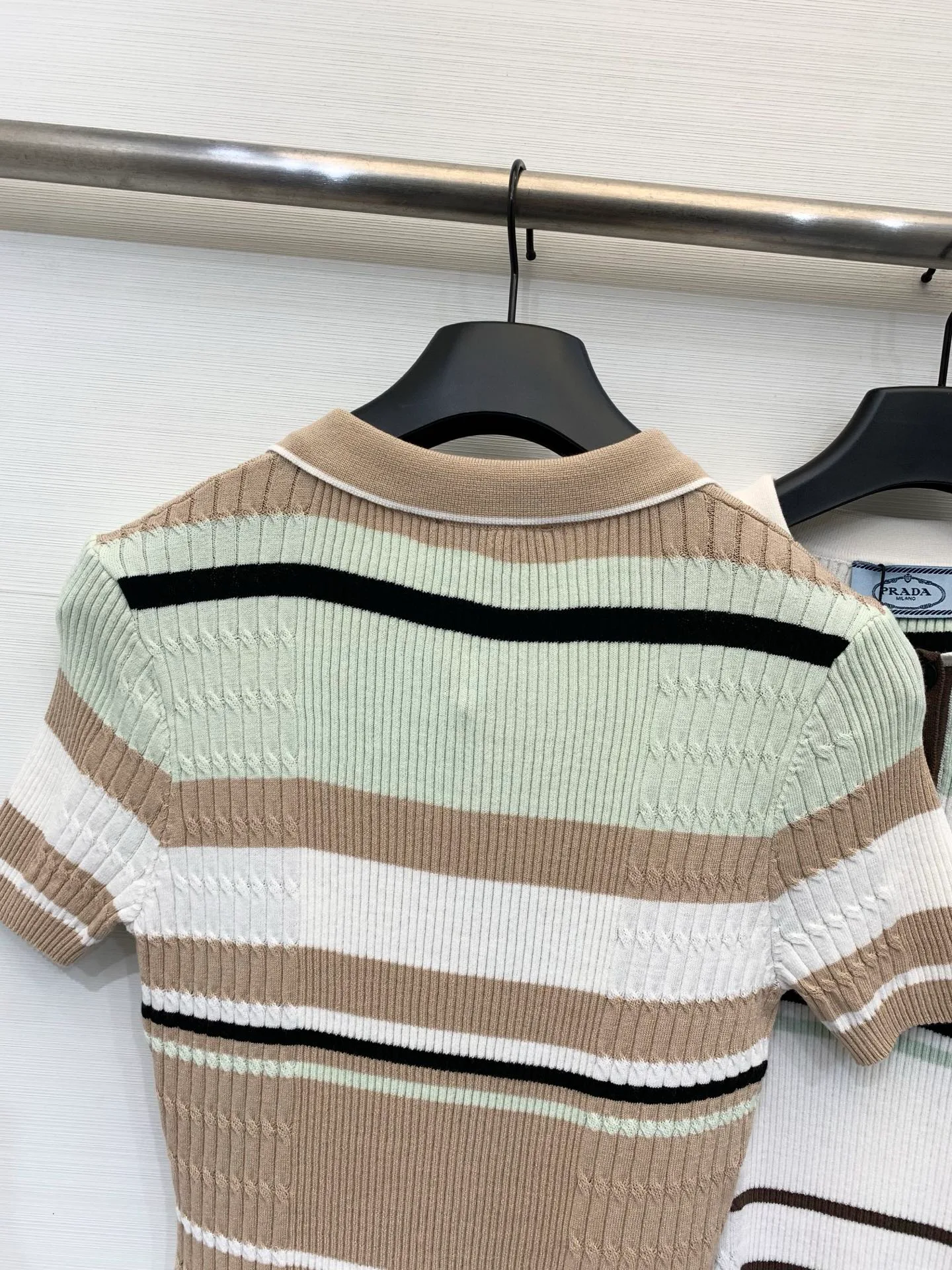 Футболки Женские Prada 13285374