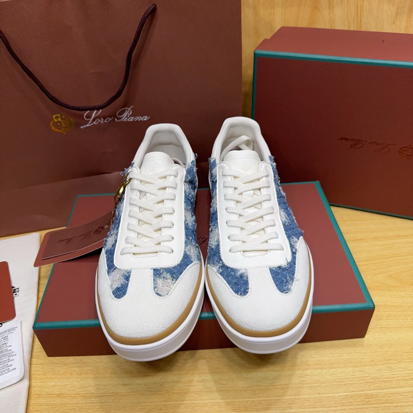 Кроссовки Женские Loro Piana 18263654