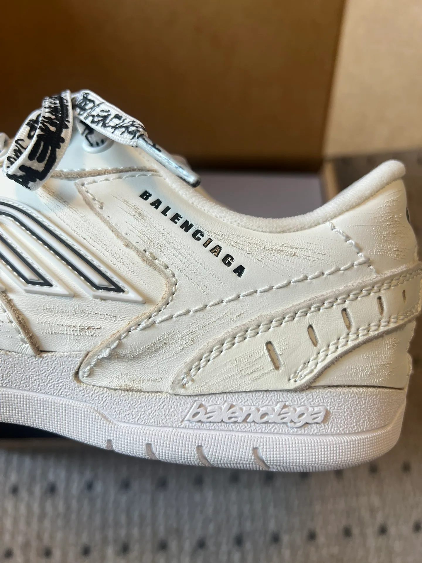 Кроссовки Женские Balenciaga 479027