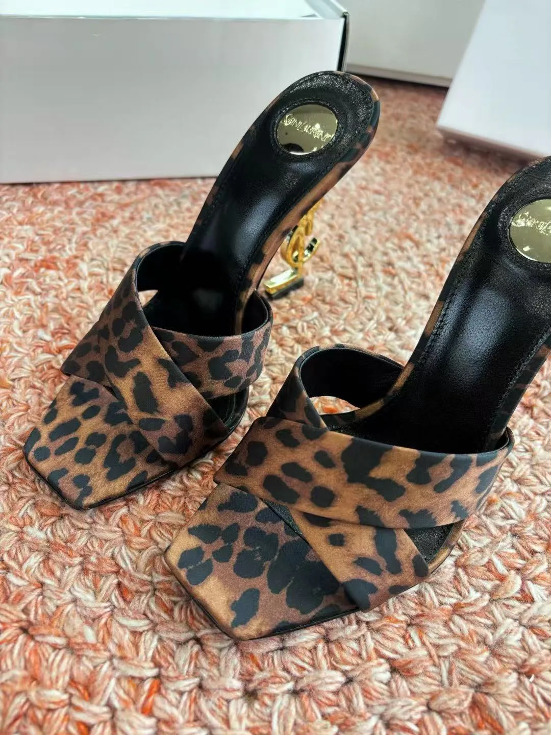 Босоножки Женские Saint Laurent 11660249