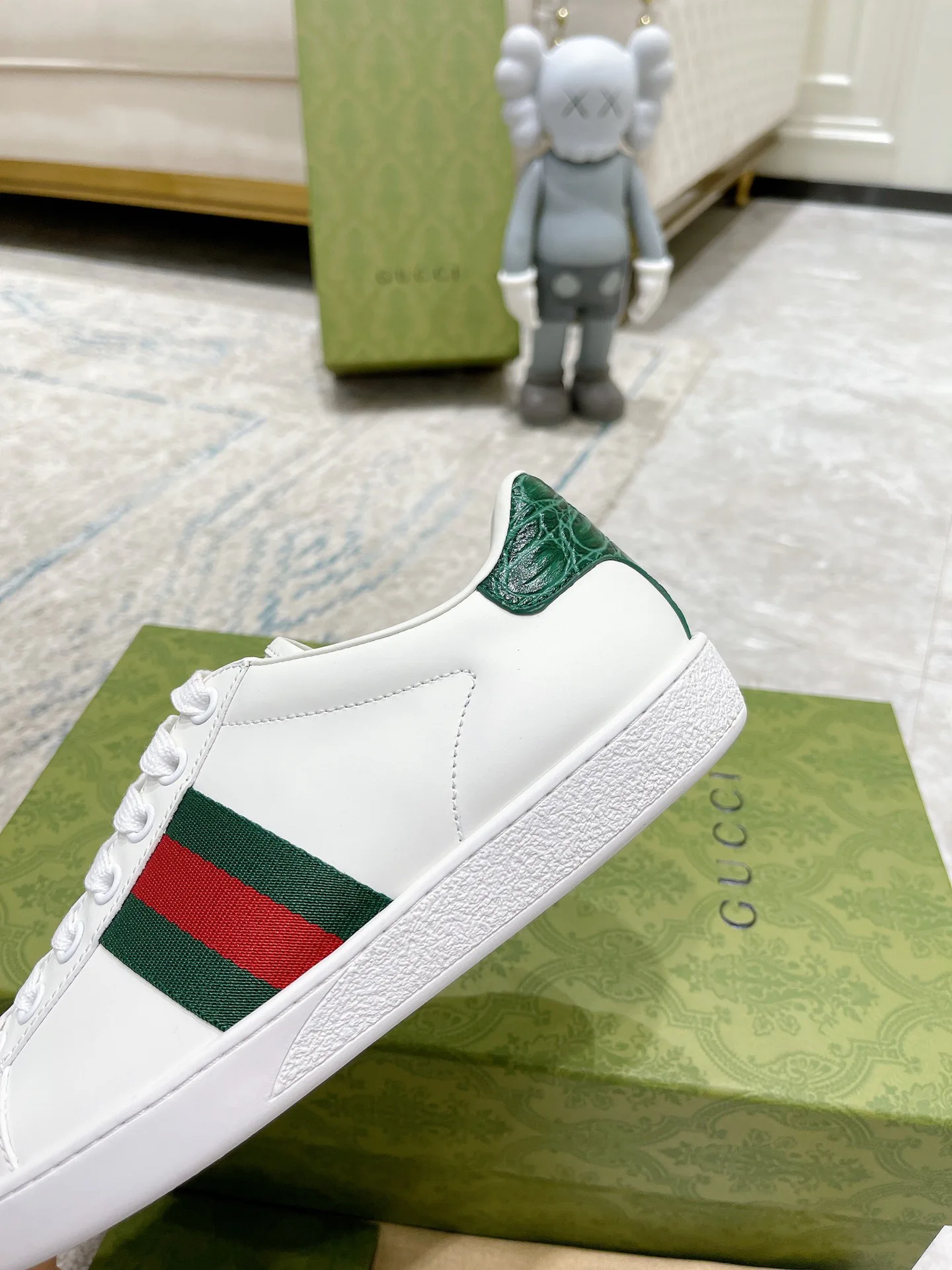 Кроссовки Женские Gucci 17620459