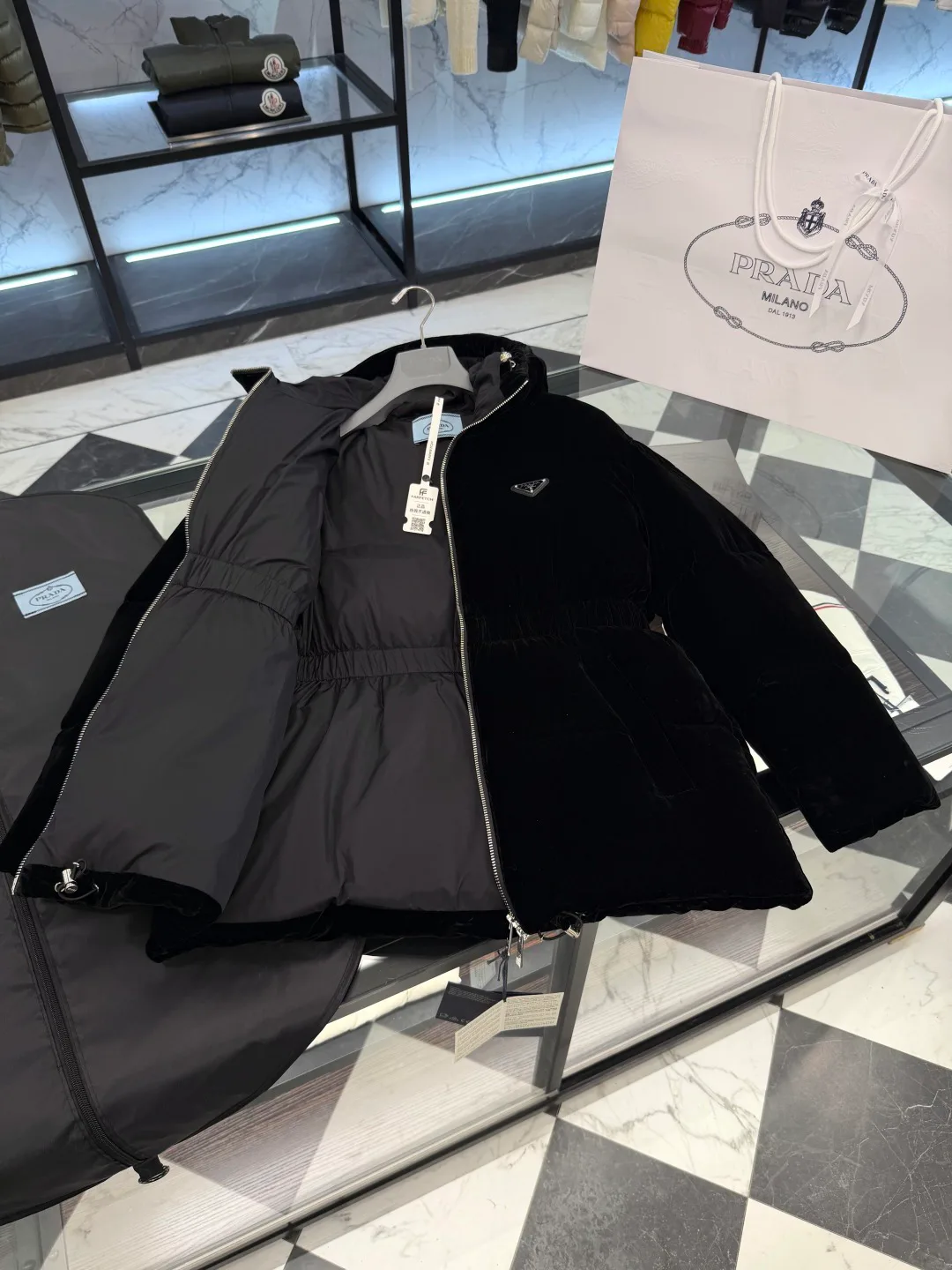 Куртки И Пуховики Женские Prada 19421693