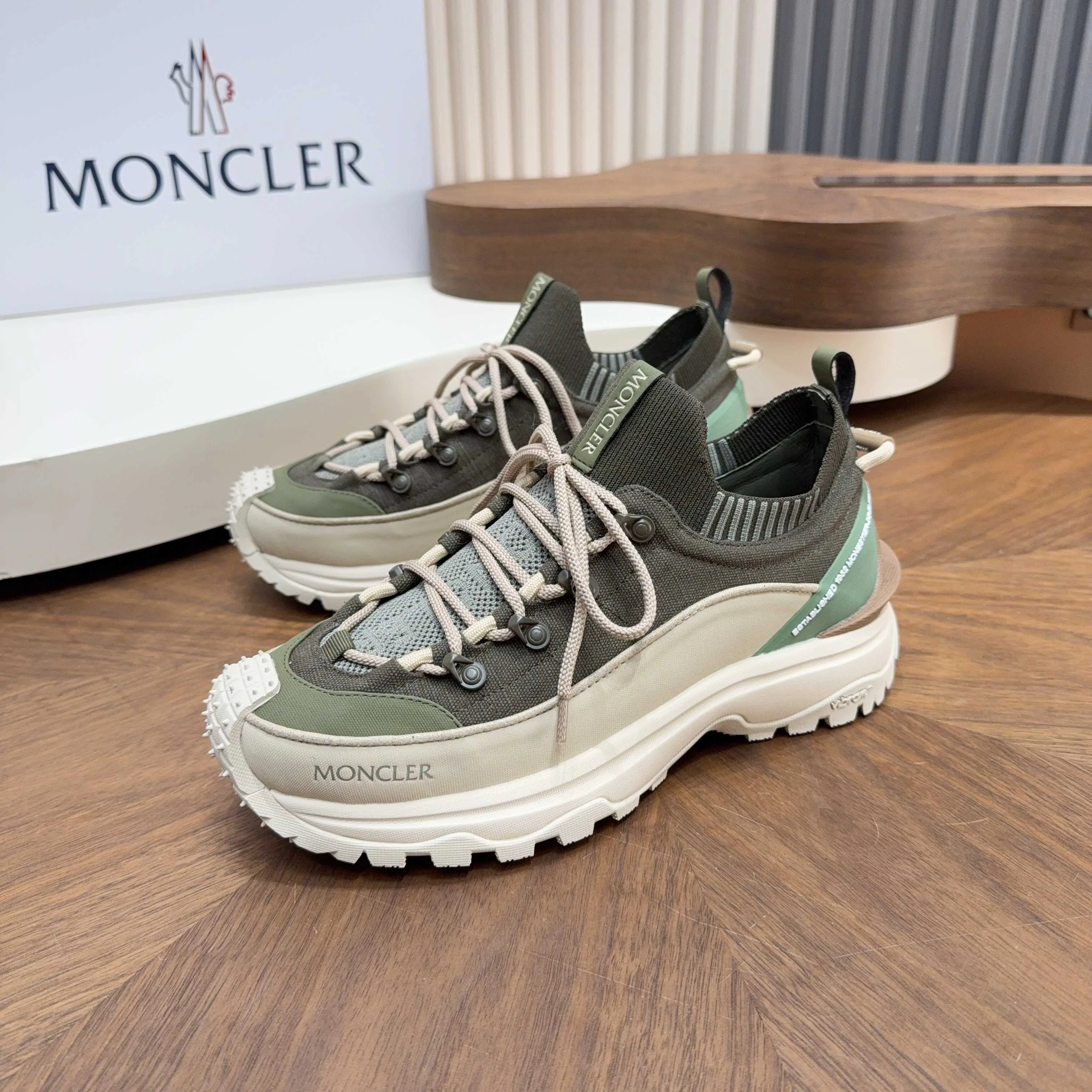 Кроссовки Женские Moncler 18116734