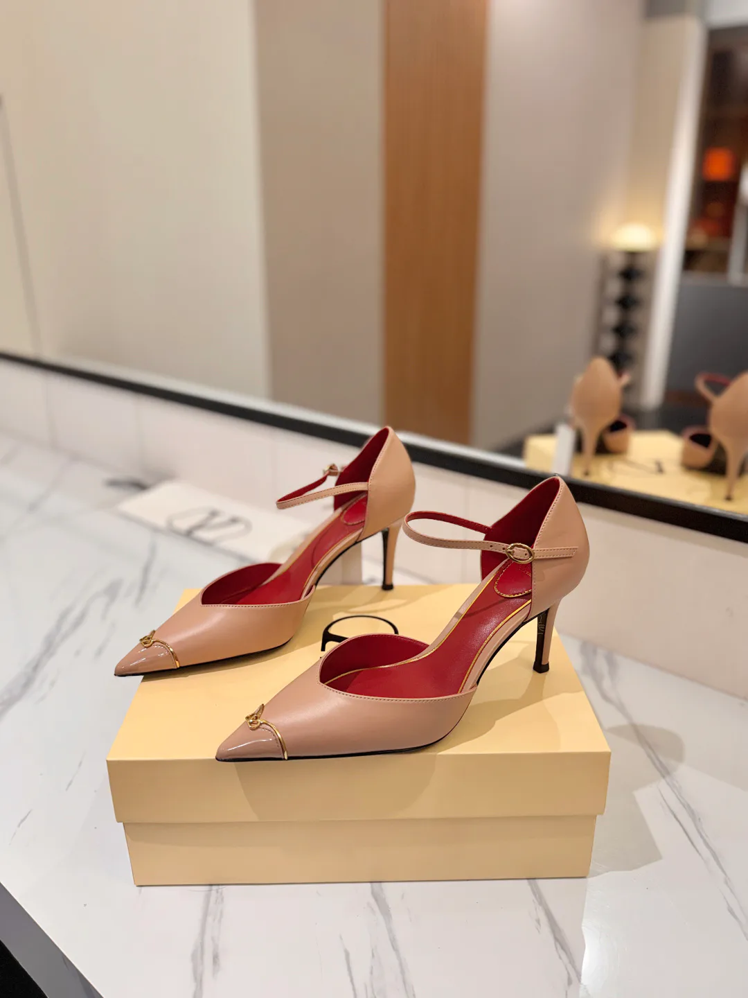 Босоножки Женские Valentino 18134969