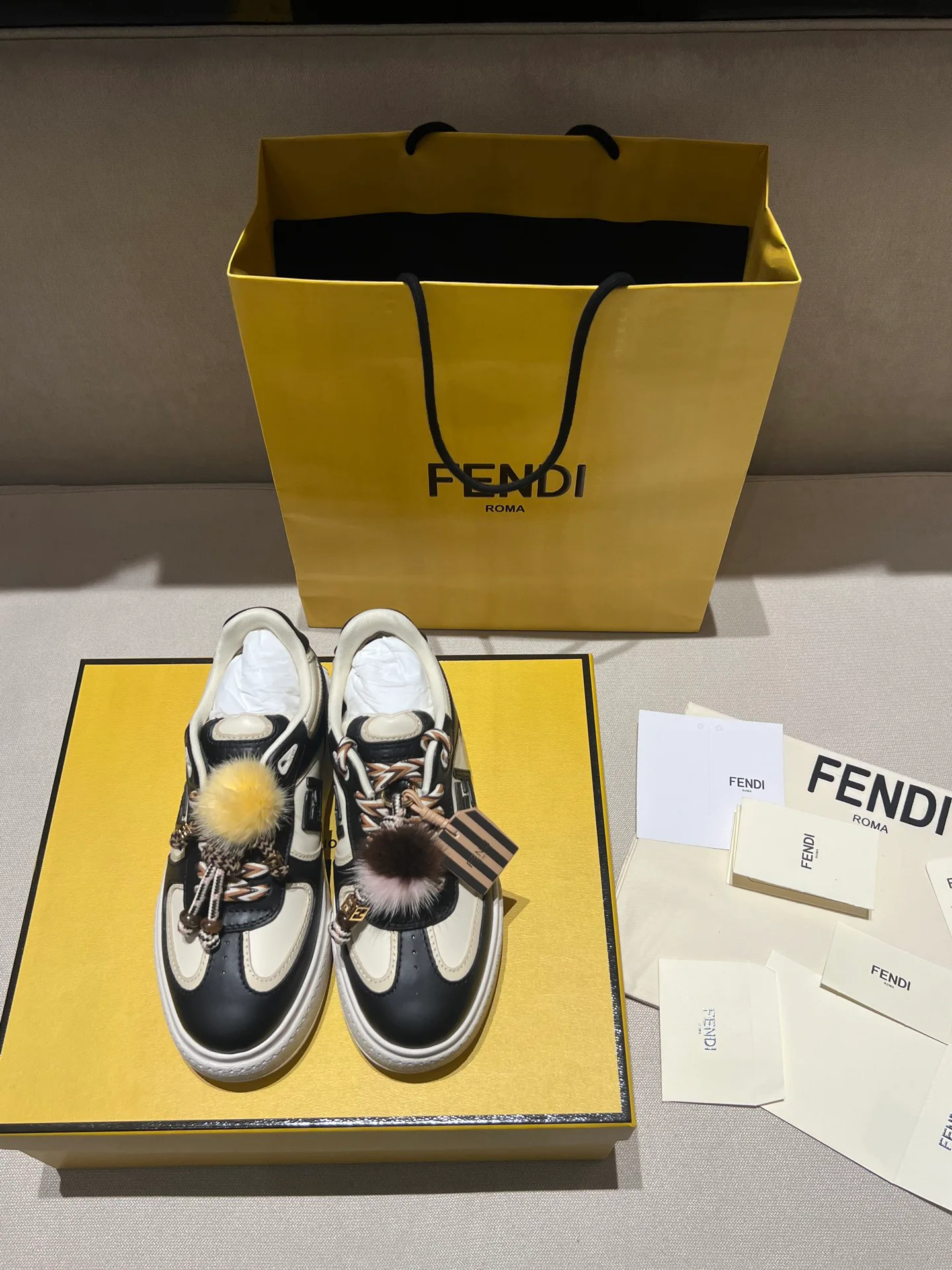 Кроссовки Женские Fendi 1920377