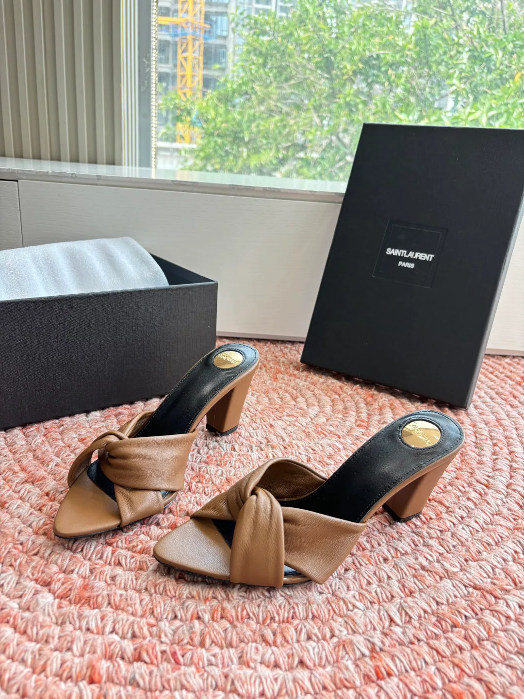 Босоножки Женские Saint Laurent 11770260