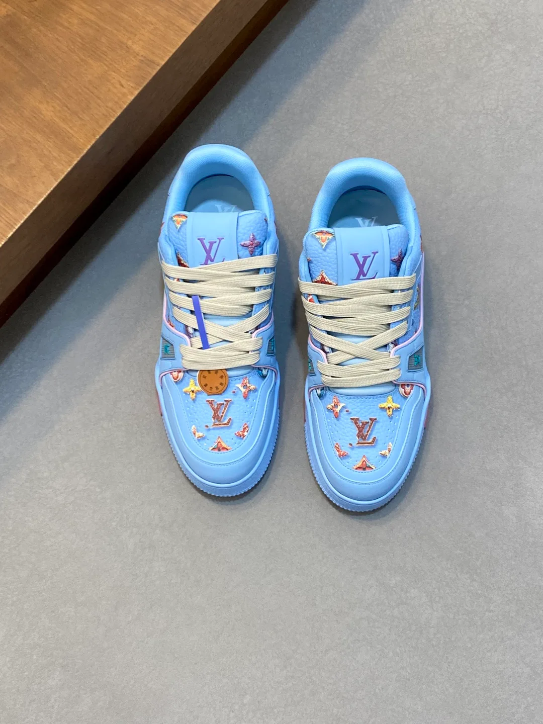 Кроссовки Женские Louis Vuitton 1570267