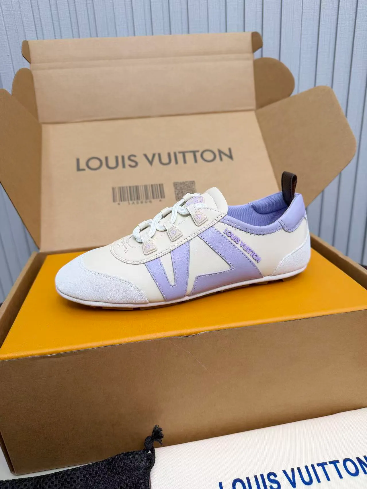 Кроссовки Женские Louis Vuitton 11250638