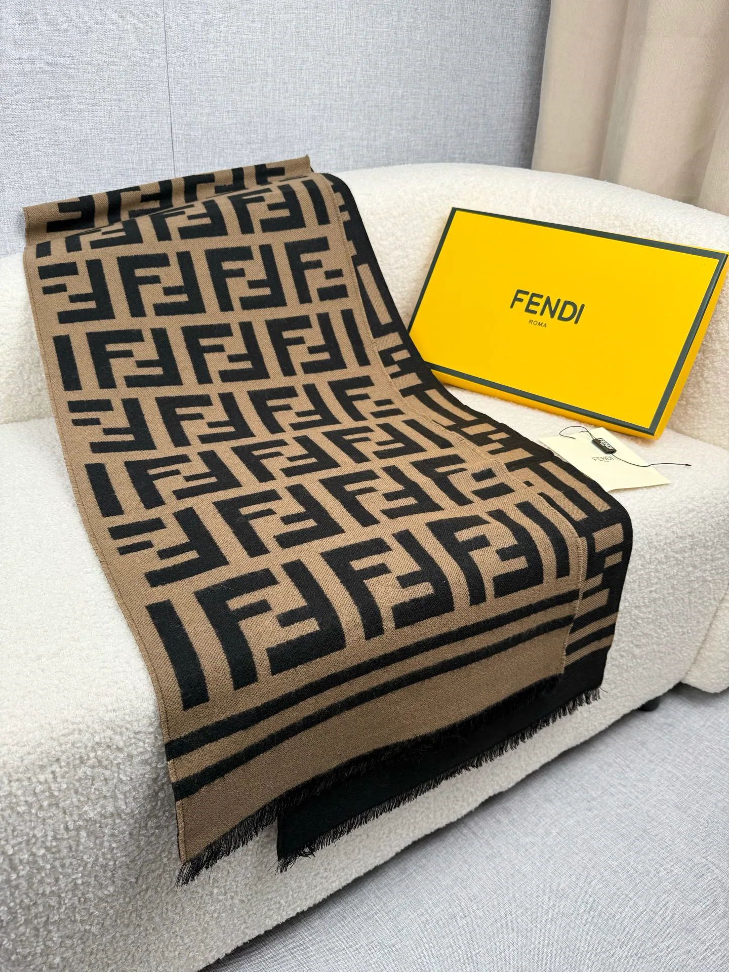 Шарфы Fendi 17795635