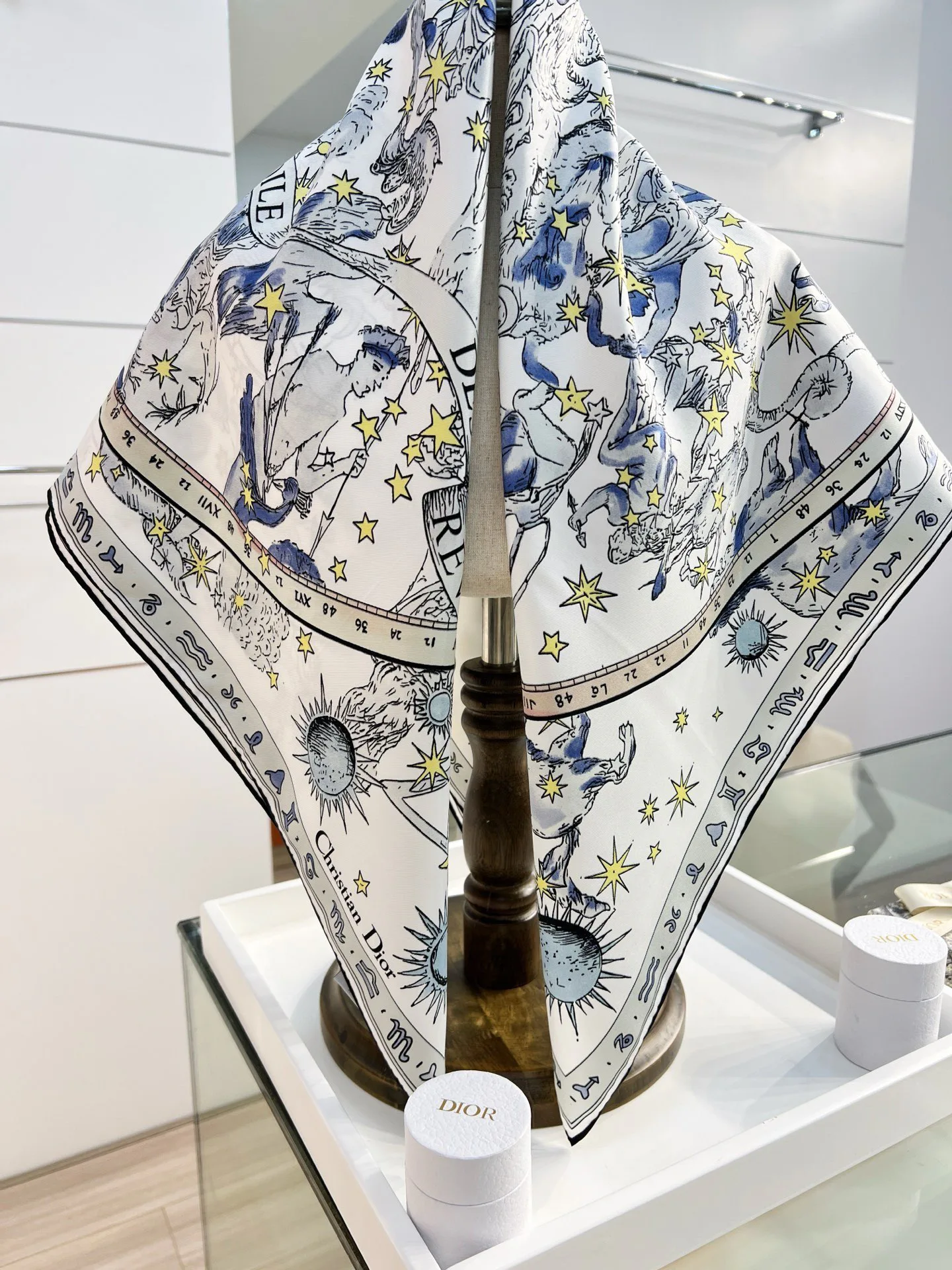 Платки Christian Dior 11722453