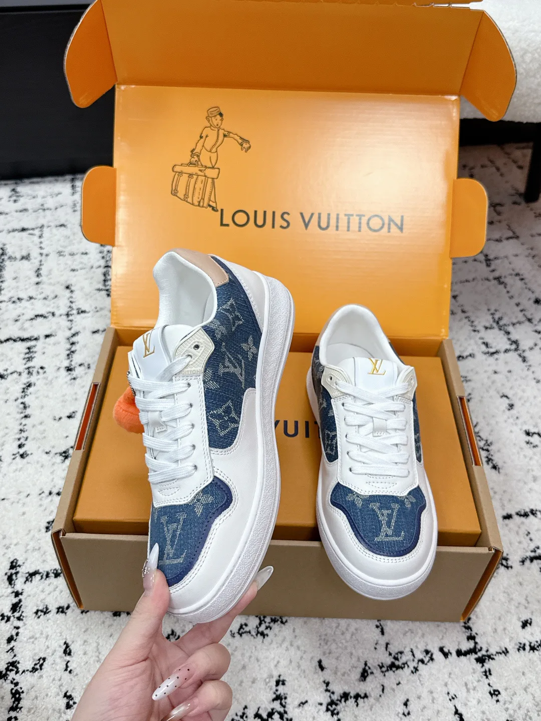 Кроссовки Женские Louis Vuitton 2471175