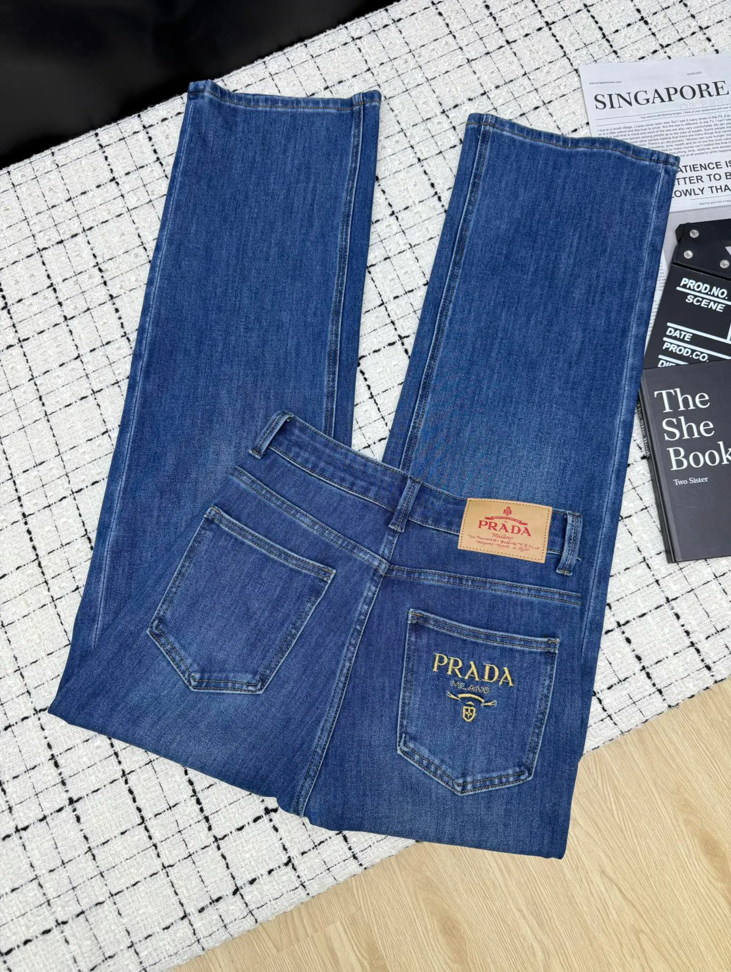 Джинсы Женские Prada 11737701