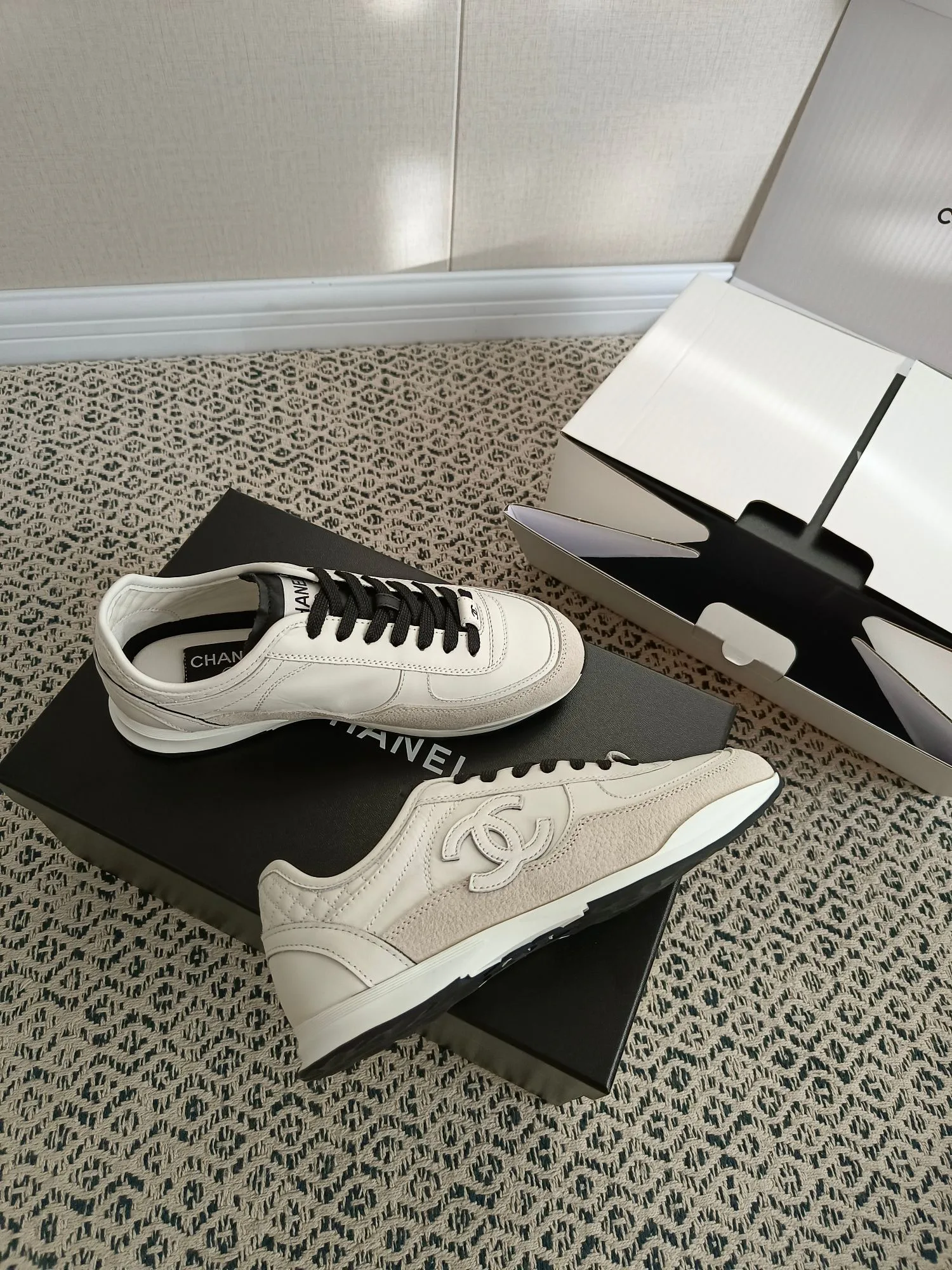 Кроссовки Женские Chanel 18274008