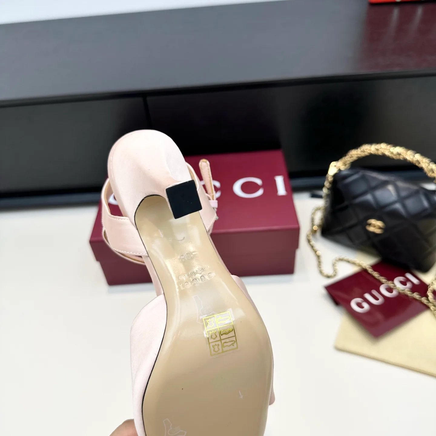 Босоножки Женские Gucci 17614704