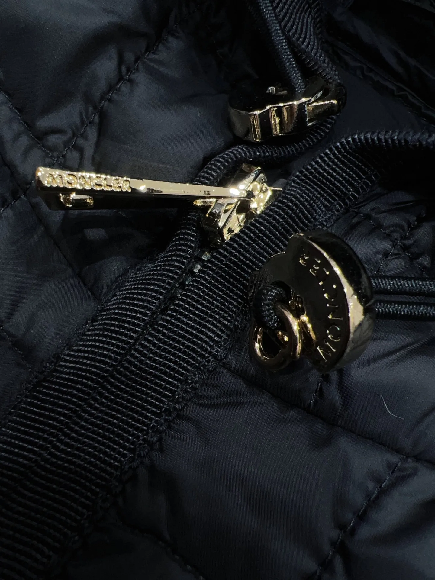 Куртки И Пуховики Женские Moncler 19048128