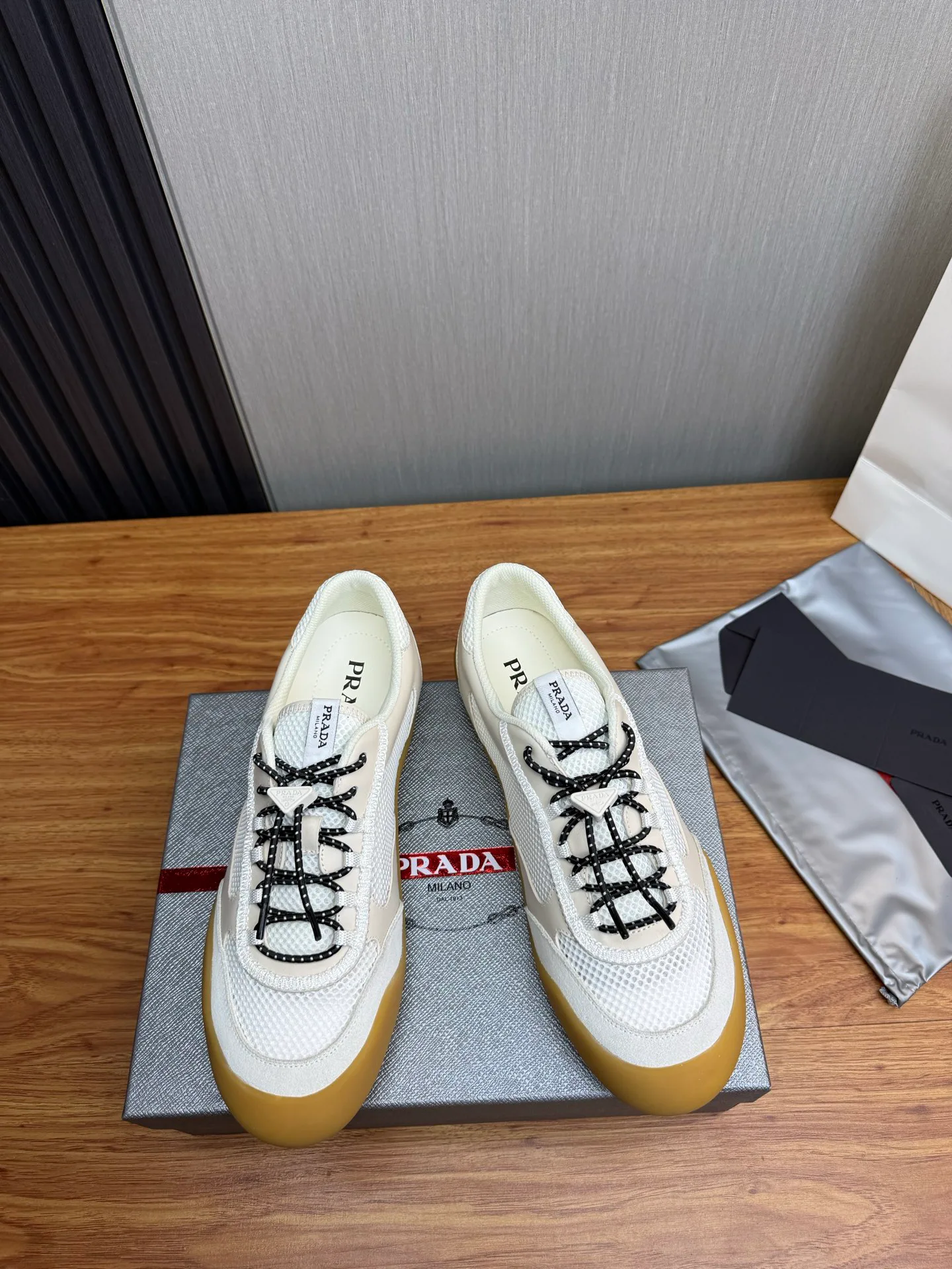 Кроссовки Мужские Prada 13537326