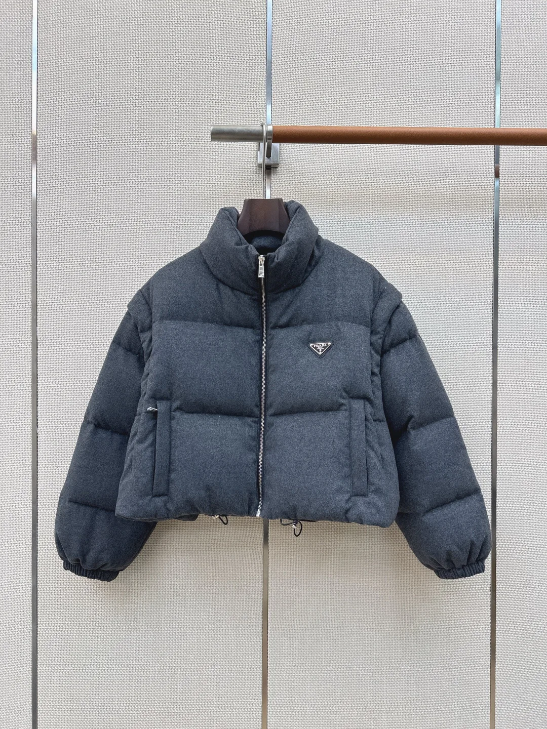 Куртки И Пуховики Женские Prada 18188723