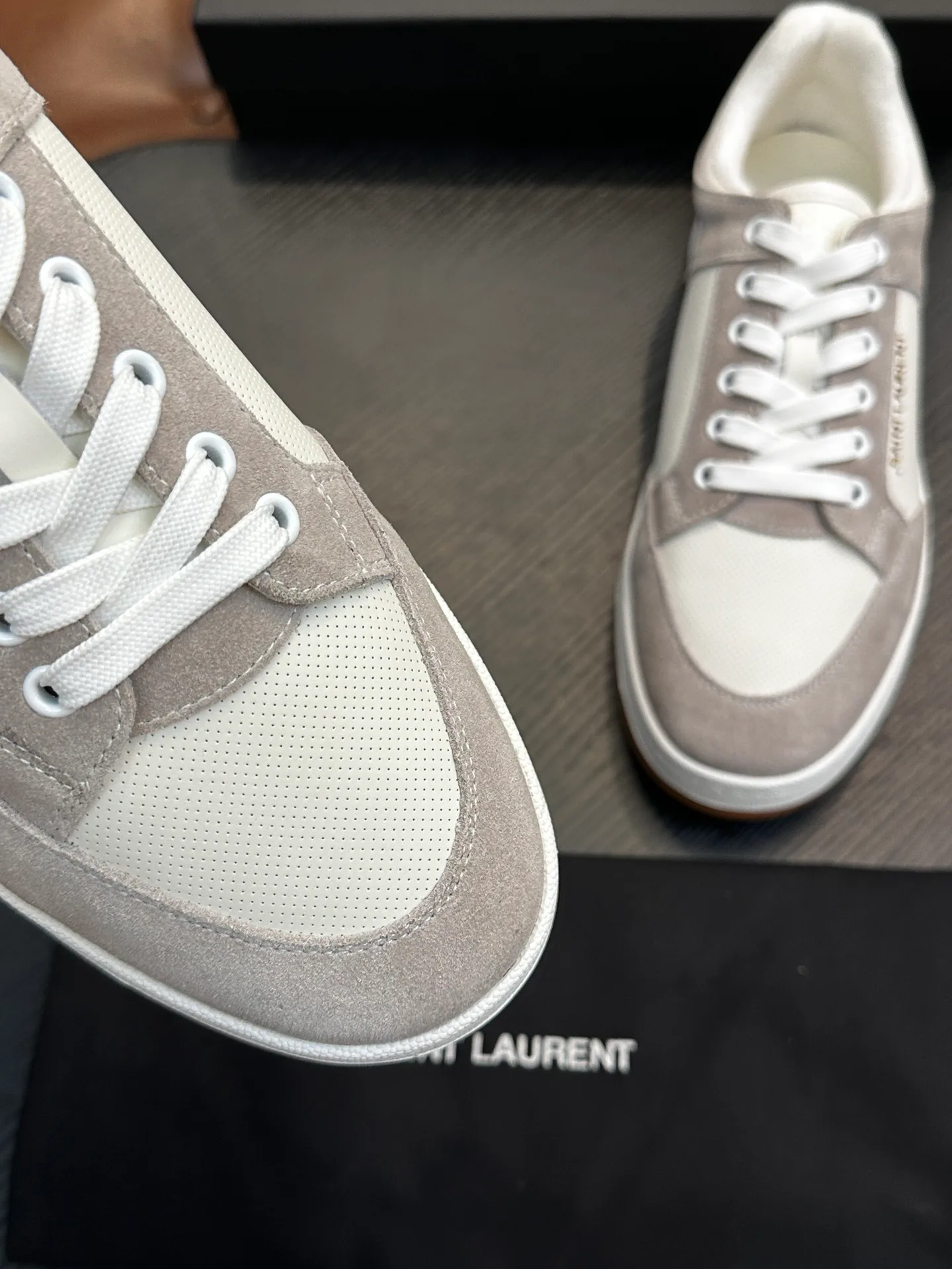 Кроссовки Женские Saint Laurent 141476