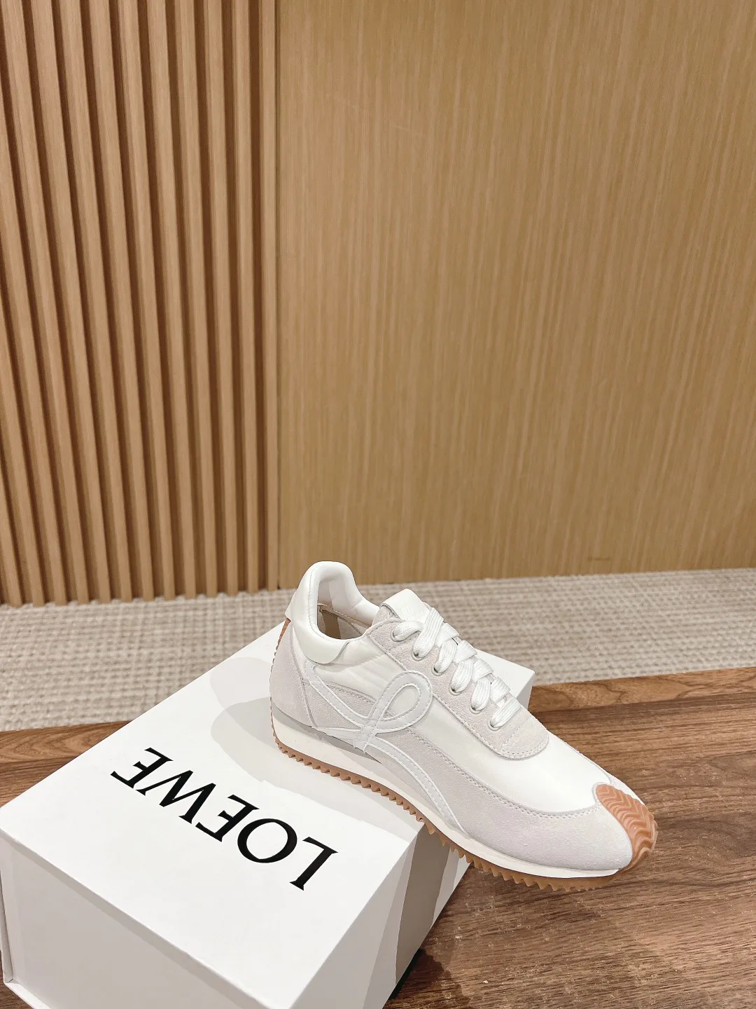 Кроссовки Женские Loewe 17381