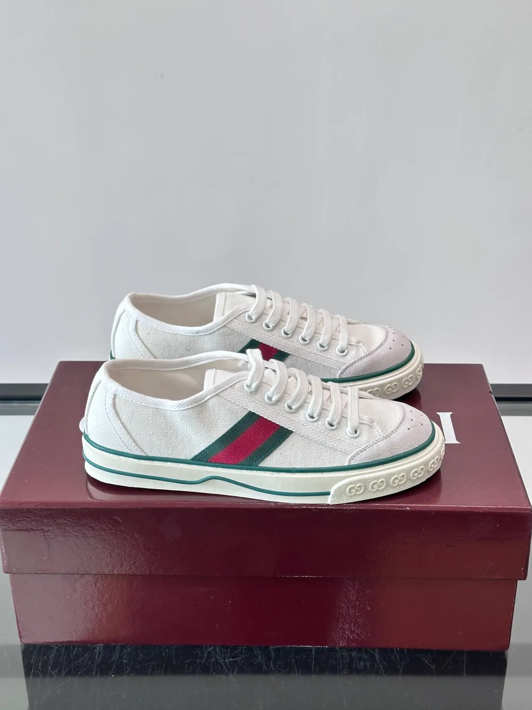 Кроссовки Женские Gucci 17941061