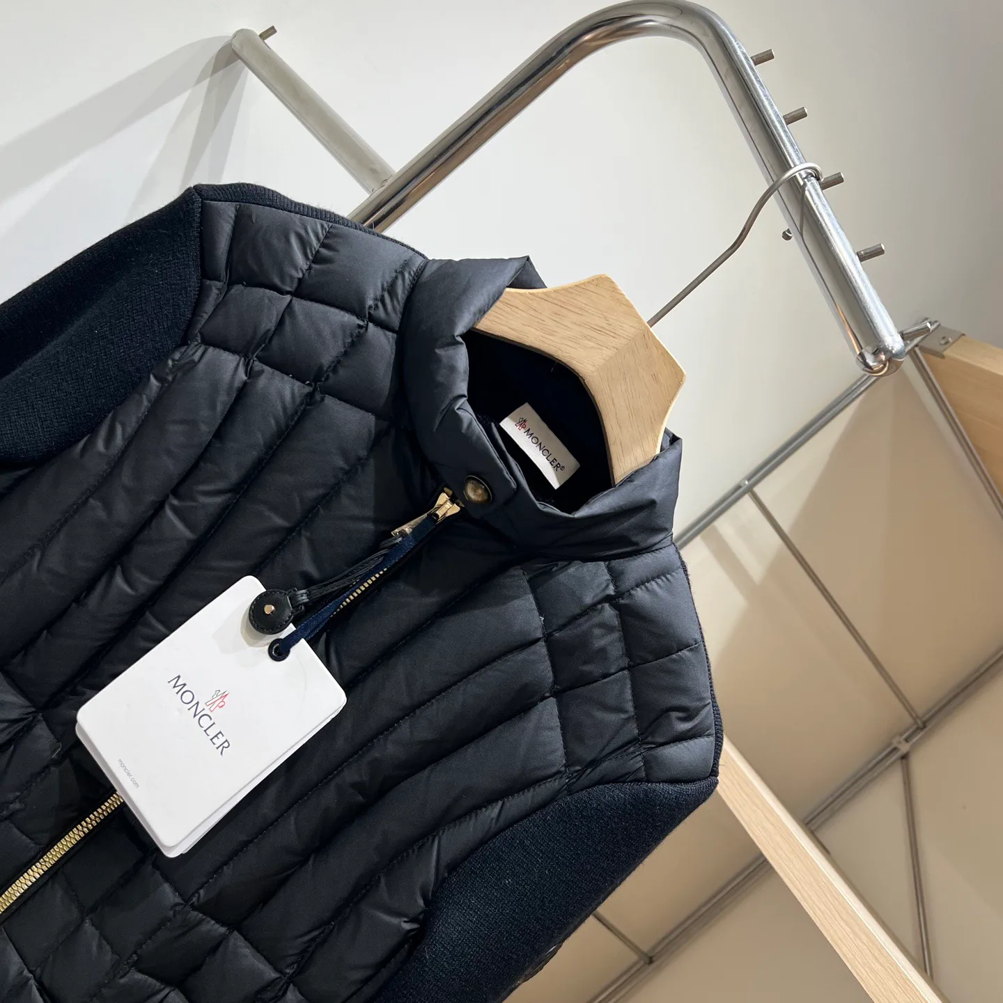 Куртки И Пуховики Женские Moncler 18174917