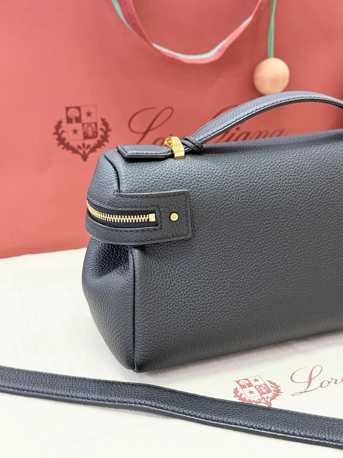 Классические Сумки Женские Loro Piana 17692346