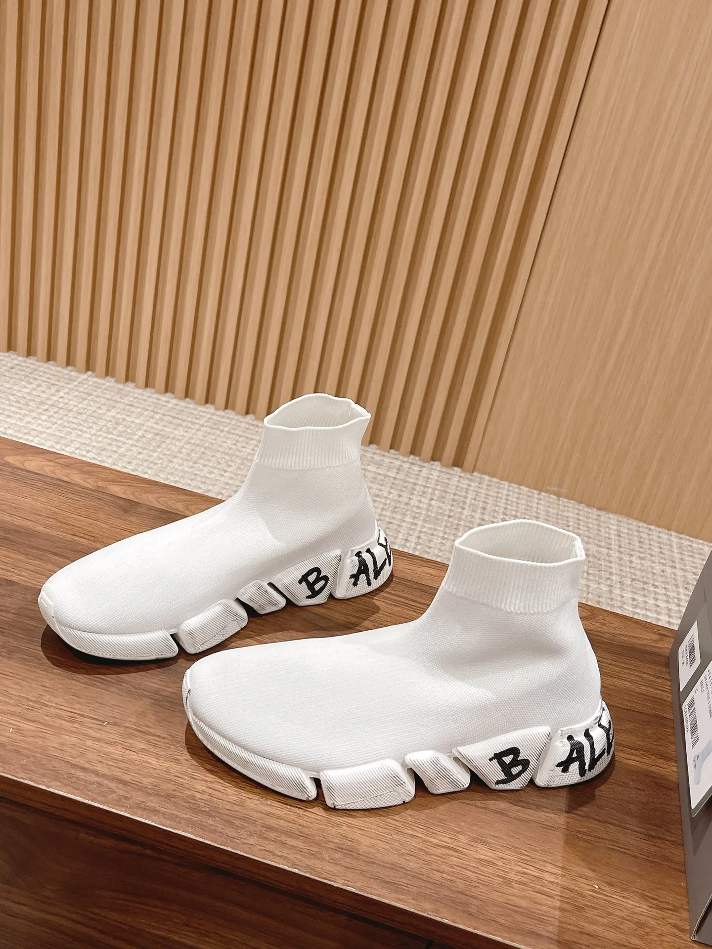 Кроссовки Женские Balenciaga 19780175