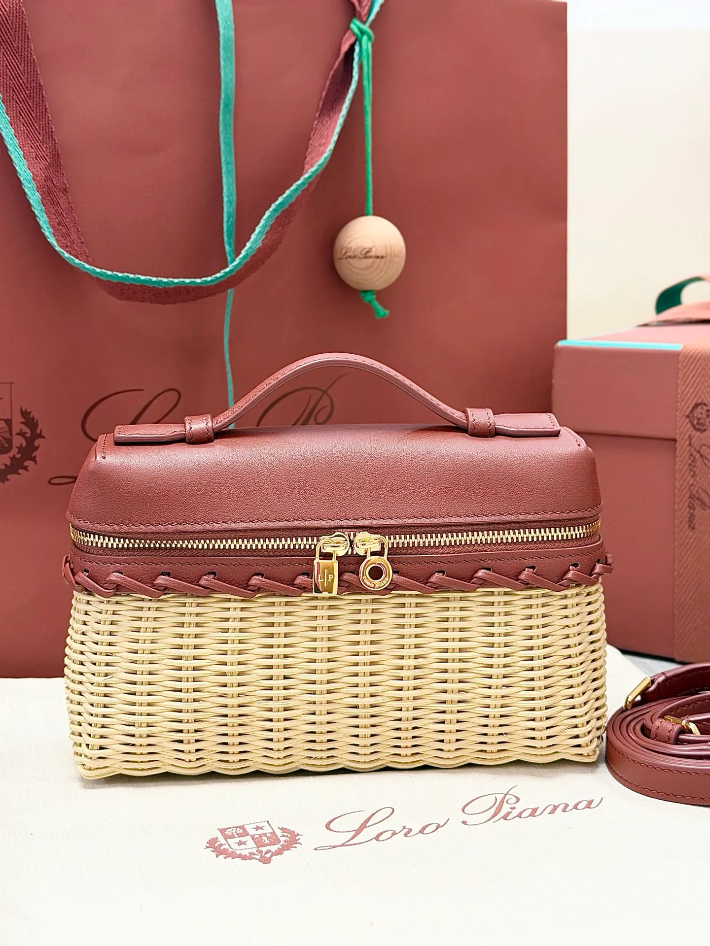 Классические Сумки Женские Loro Piana 17565028