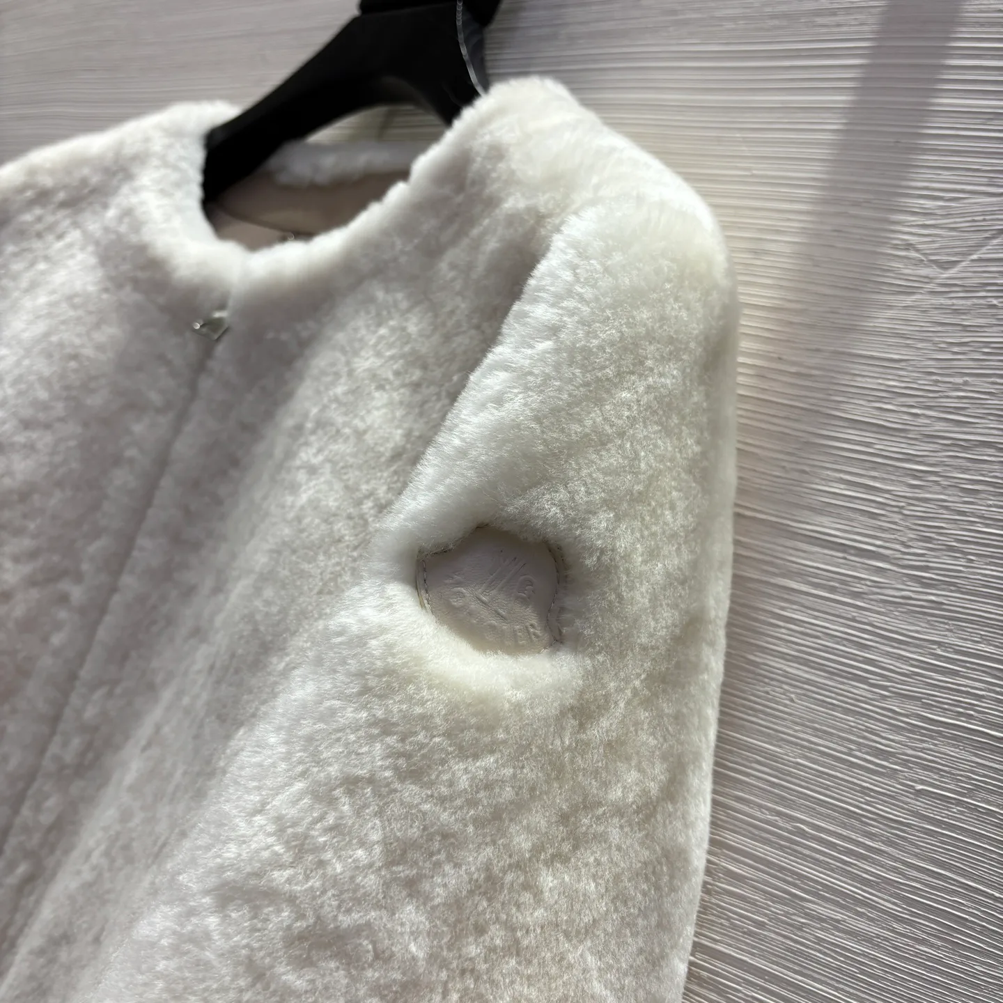 Кожаные Куртки И Дублёнки Женские Moncler 794765