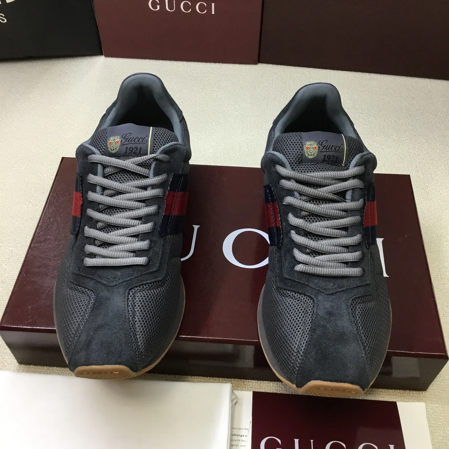 Кроссовки Женские Gucci 18773886