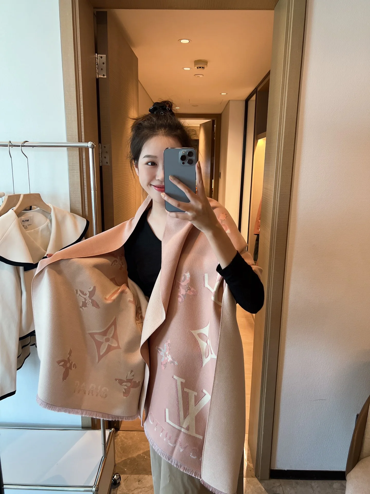 Шарфы Louis Vuitton 1973608