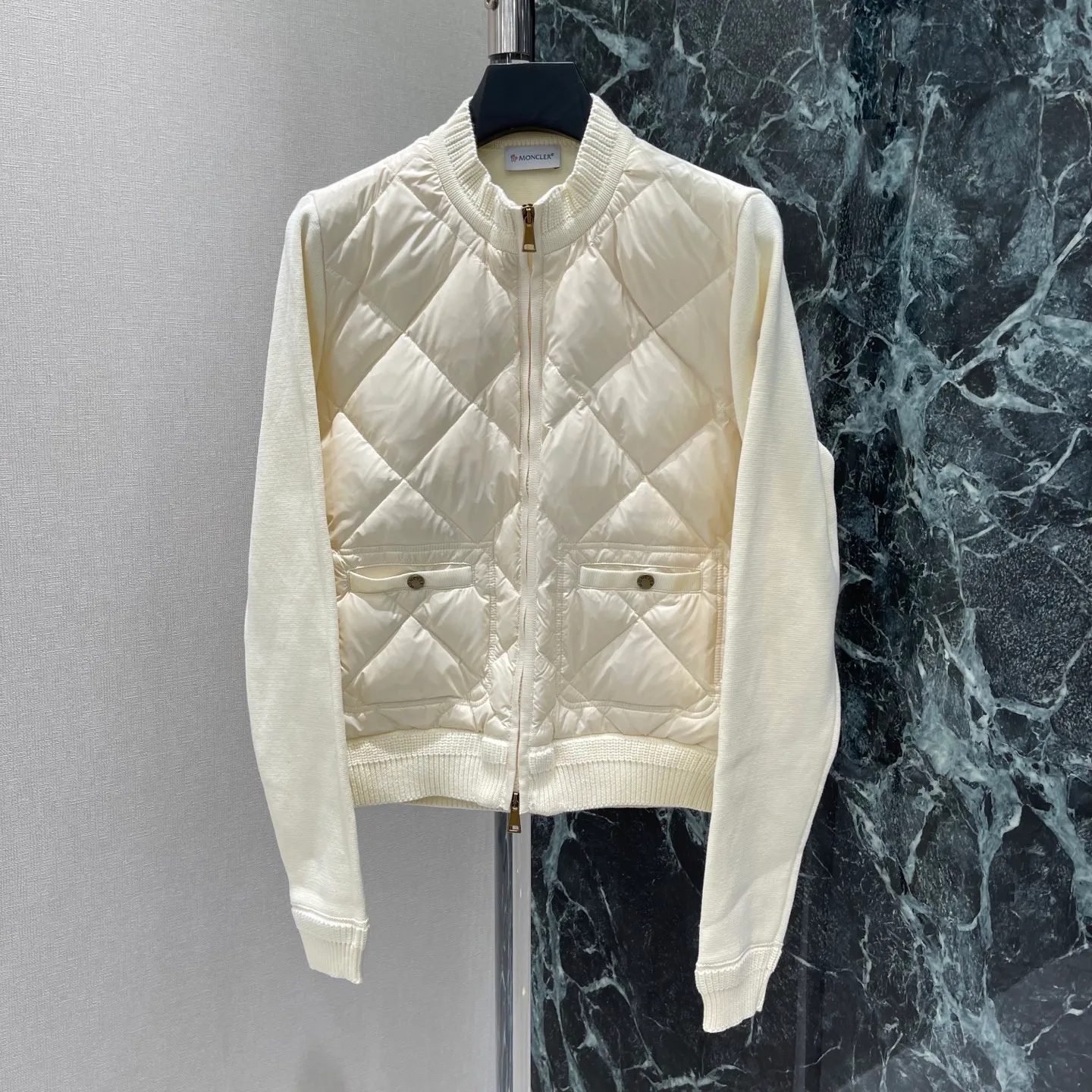Куртки И Пуховики Женские Moncler 18030711